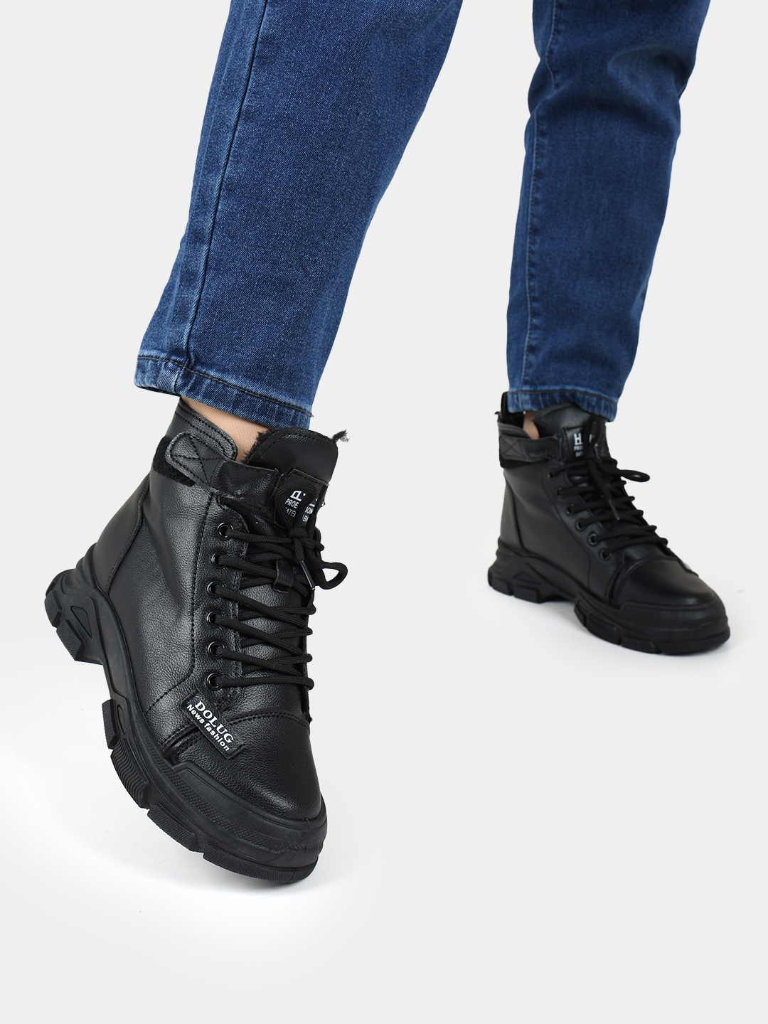 Ayollar uchun oq yuqori bo‘yli massiv botinka – casual street style - 