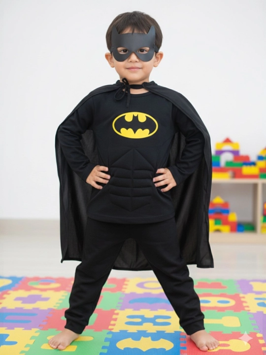 Karnaval kostyumlari Batman, Superman, Hulk