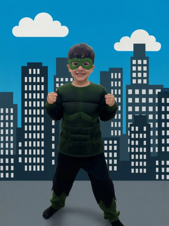 Karnaval kostyumlari Batman, Superman, Hulk