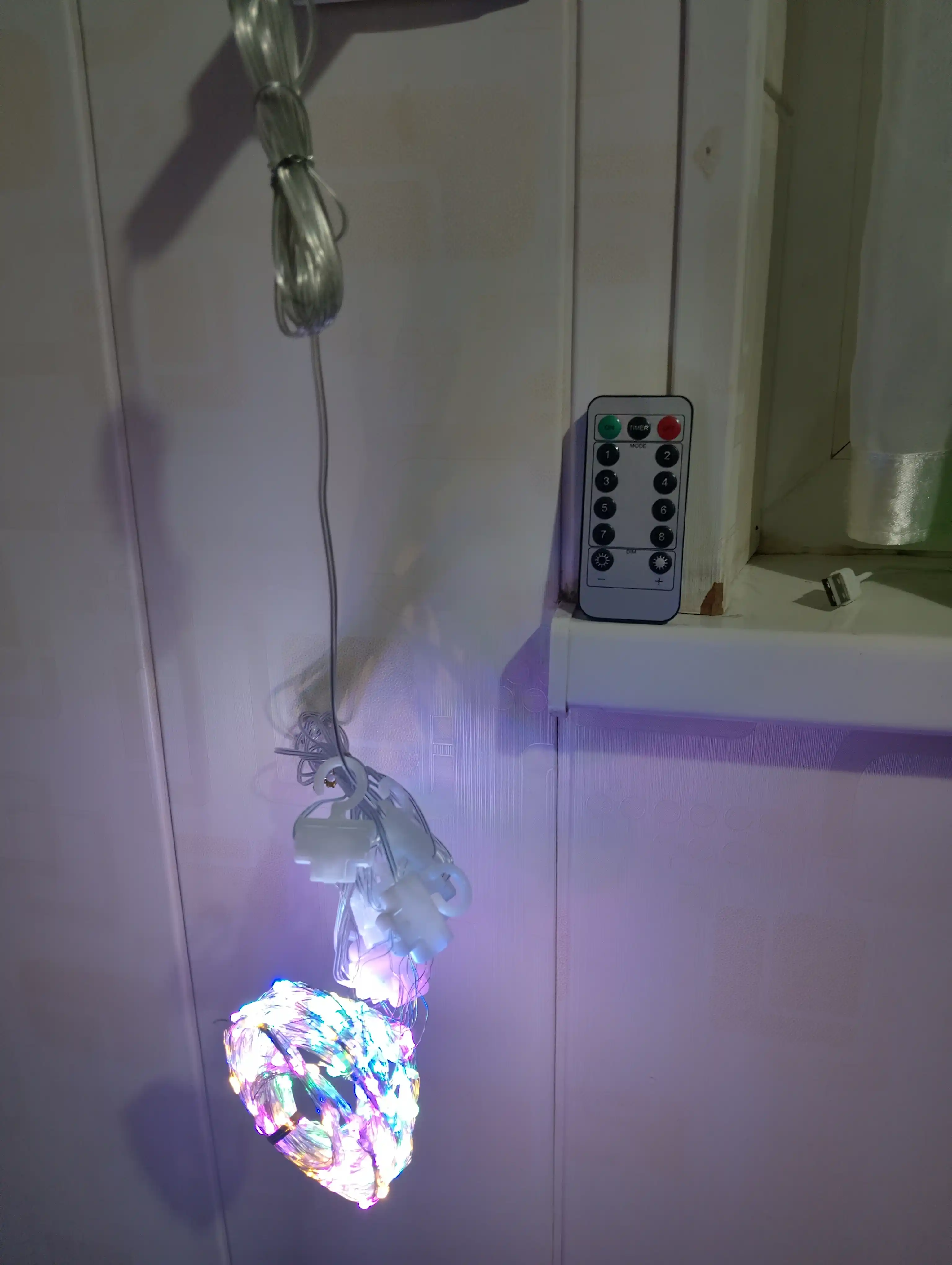 LED girlyanda parda Rosa, 3x3, 3x2, 3x1 m — 8 rejim, pult, 10 ta ilgak, yangi yil uchun