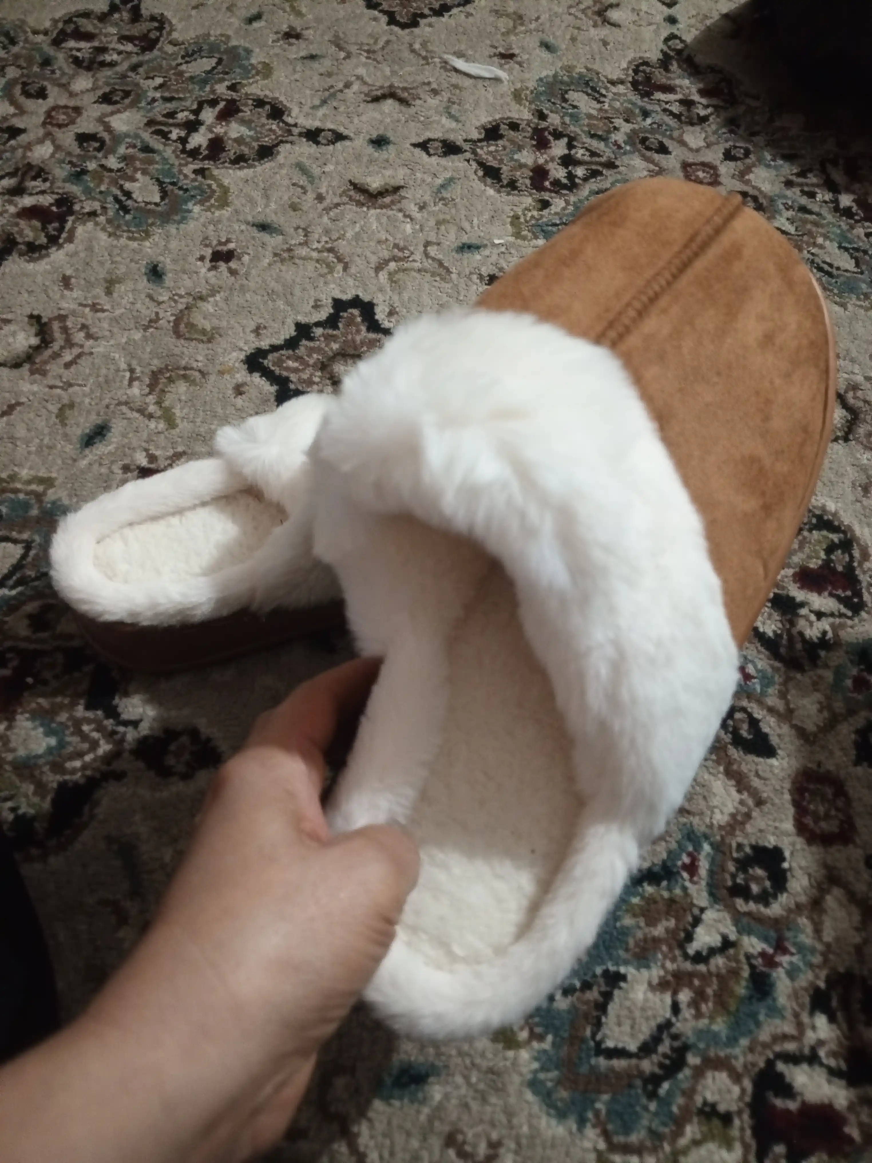 Ayollar uchun mo‘ynali shippaklar, ko‘cha va uy uchun