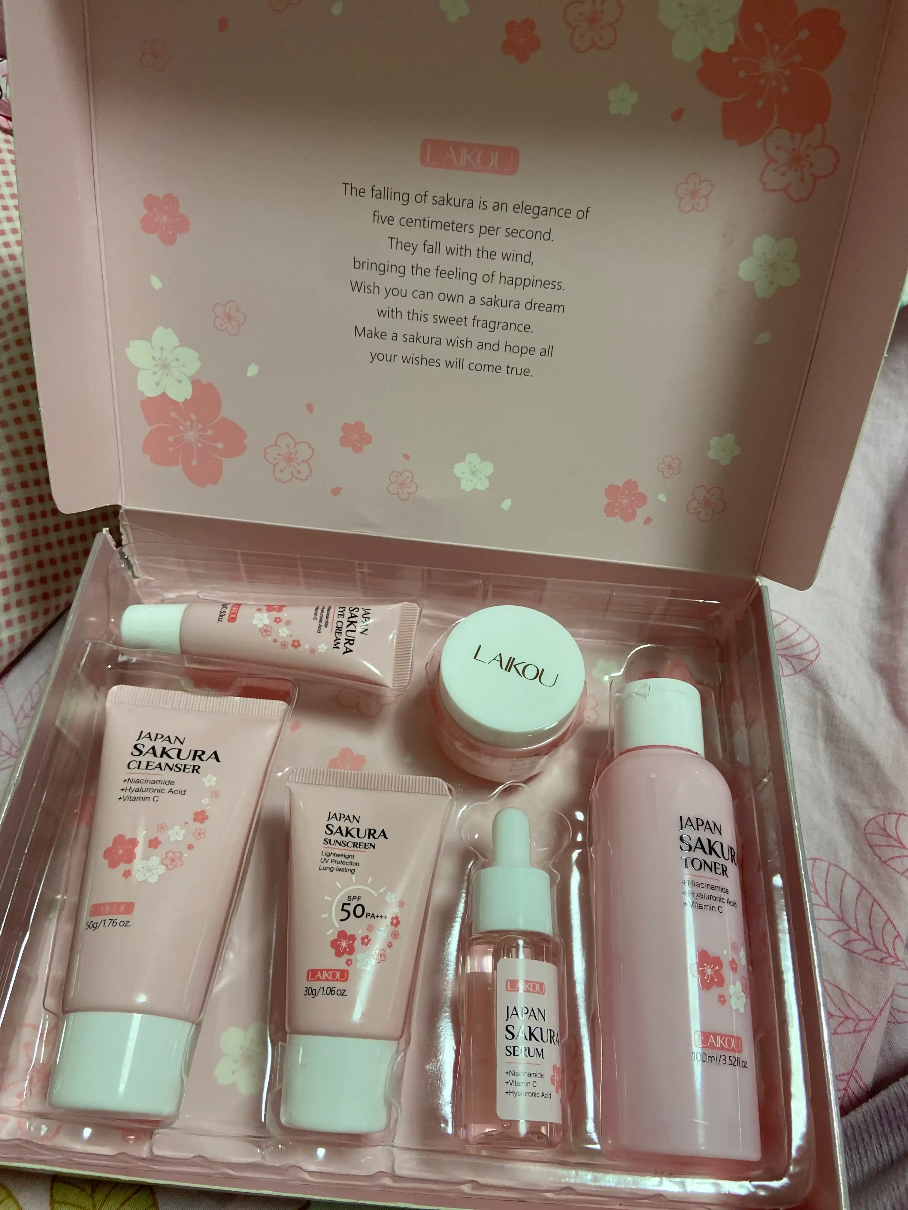 Набор для ухода за лицом Laikou Sakura, уходовая косметика, подарочный набор для женщин