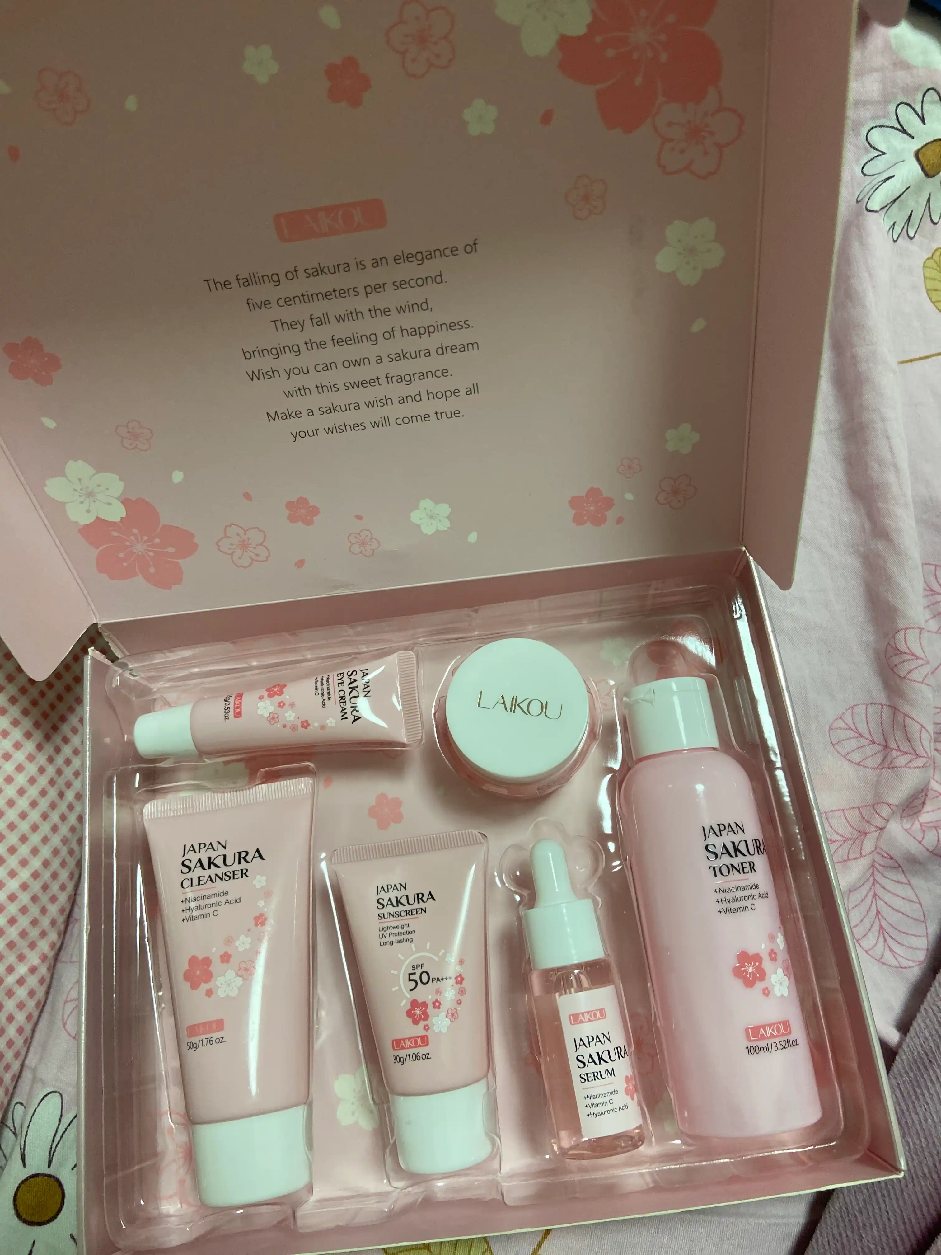 Набор для ухода за лицом Laikou Sakura, уходовая косметика, подарочный набор для женщин