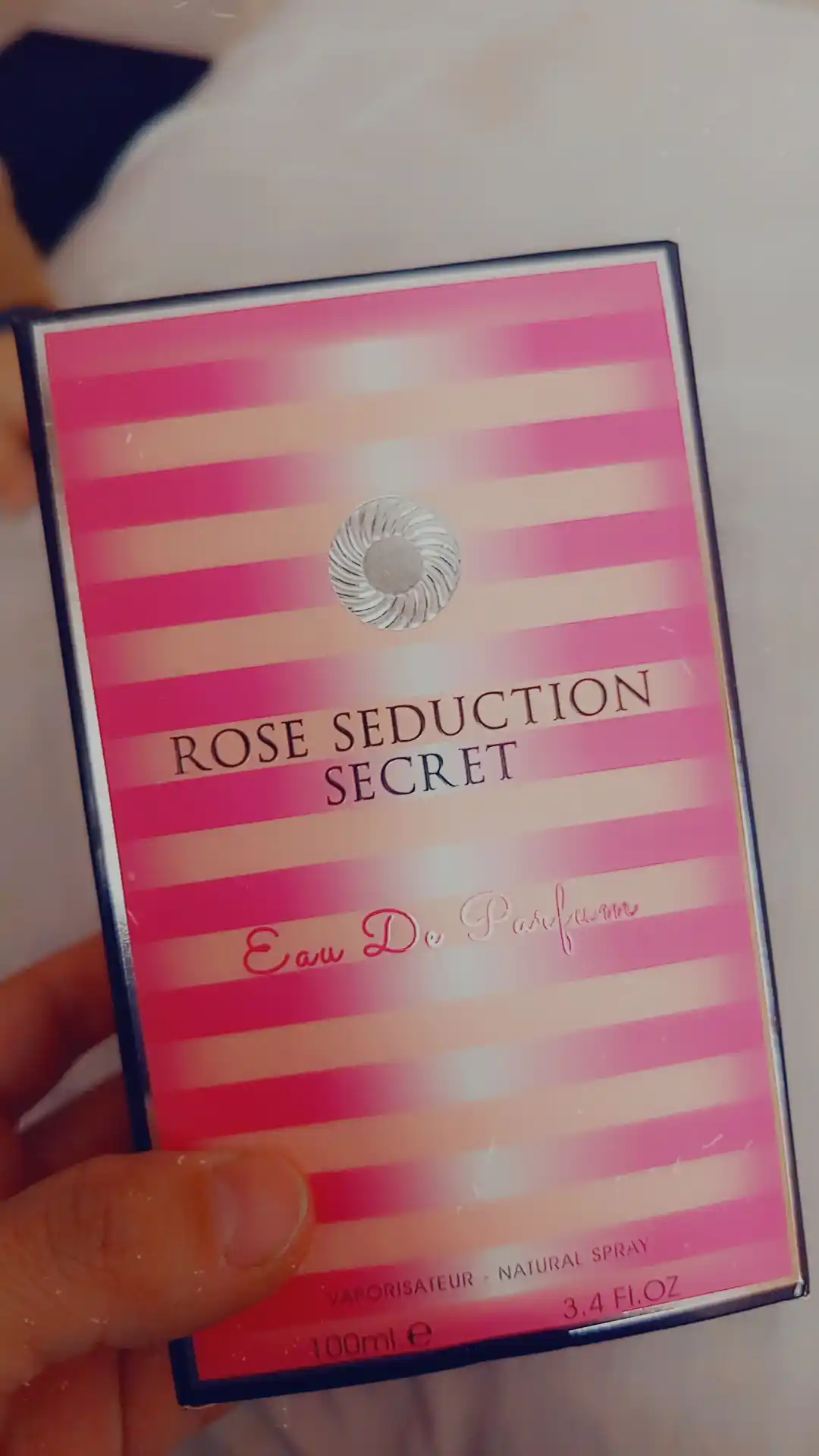 Parfyumlangan suv Rose Seduction Secret, Ayollar uchun Victoria Secret bombeshell, 100 ml