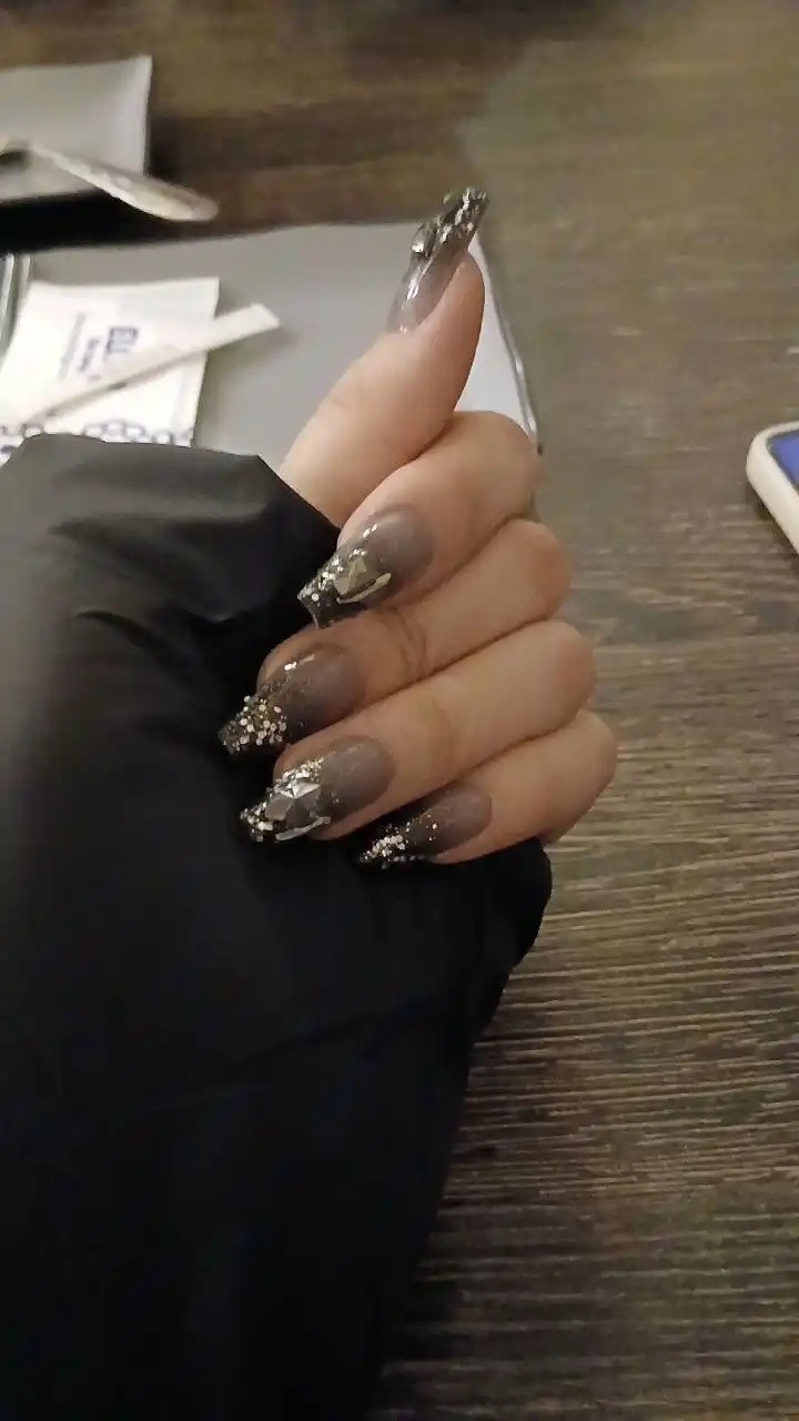 Gel tirnoqlar