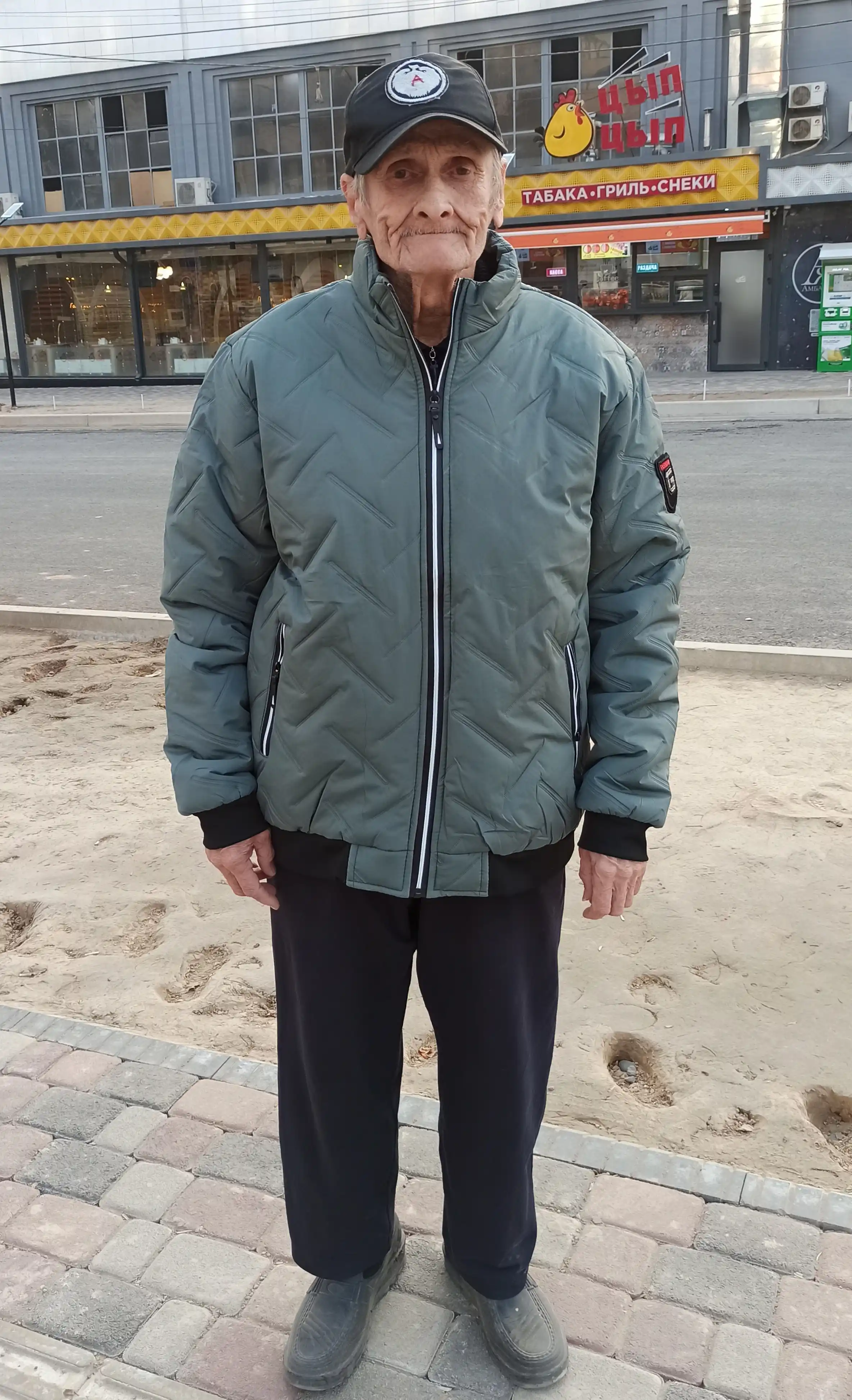 Куртка, маломерит на 1 размер
