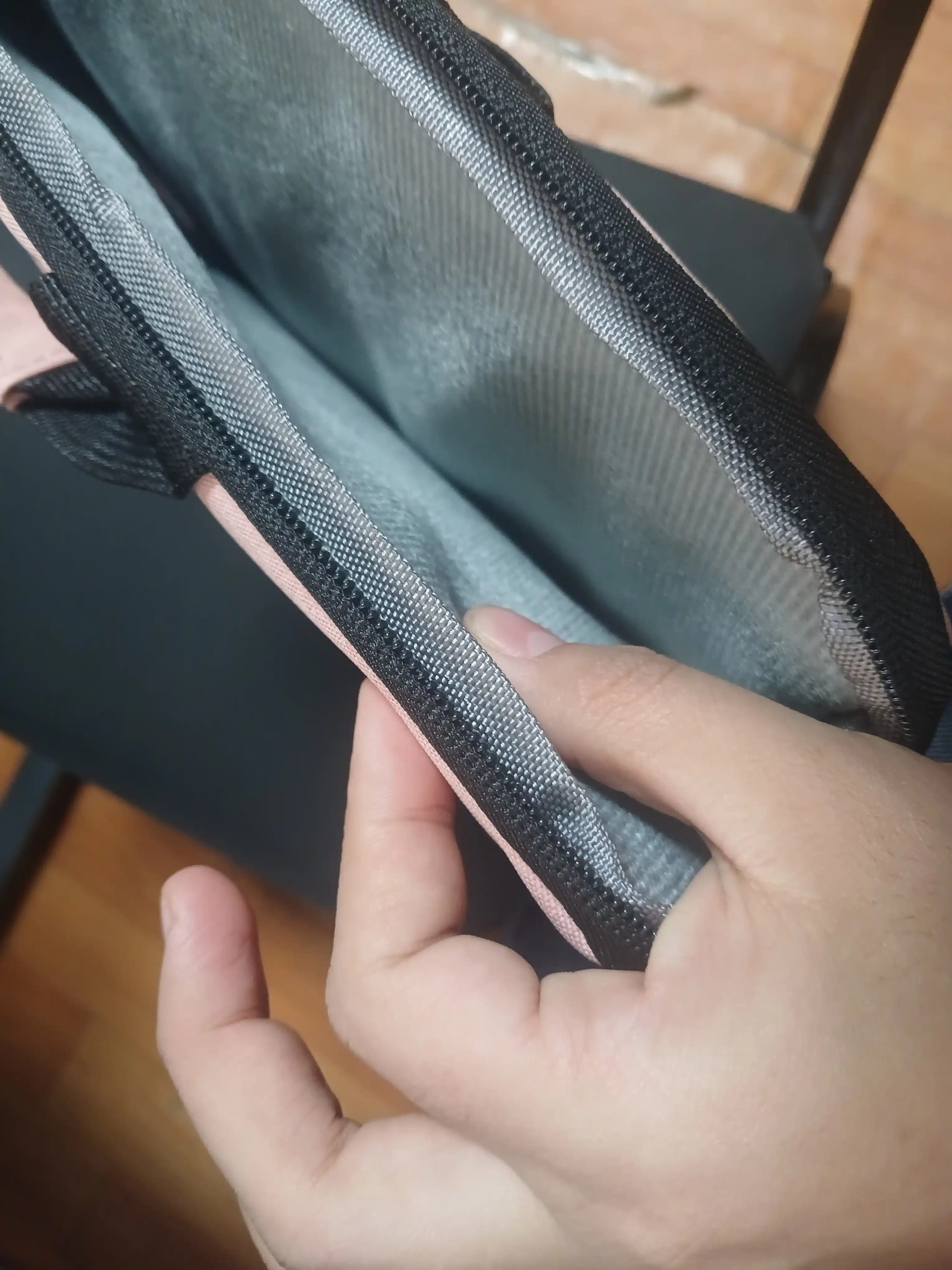 Сумка-портфель для ноутбука, с плечевым ремнем, 15.6", влагостойкая