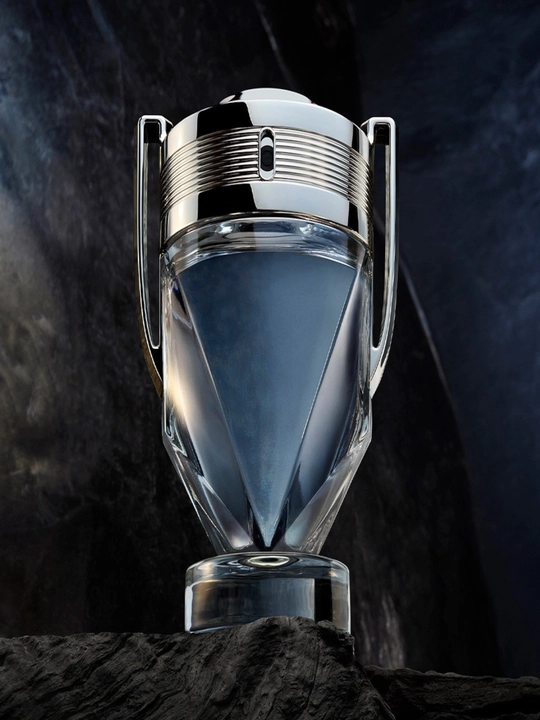 Xushbo'ylangan suv Paco Rabanne Invictus