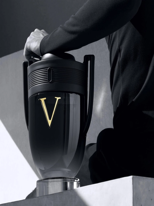 Xushbo'ylangan suv Paco Rabanne Invictus