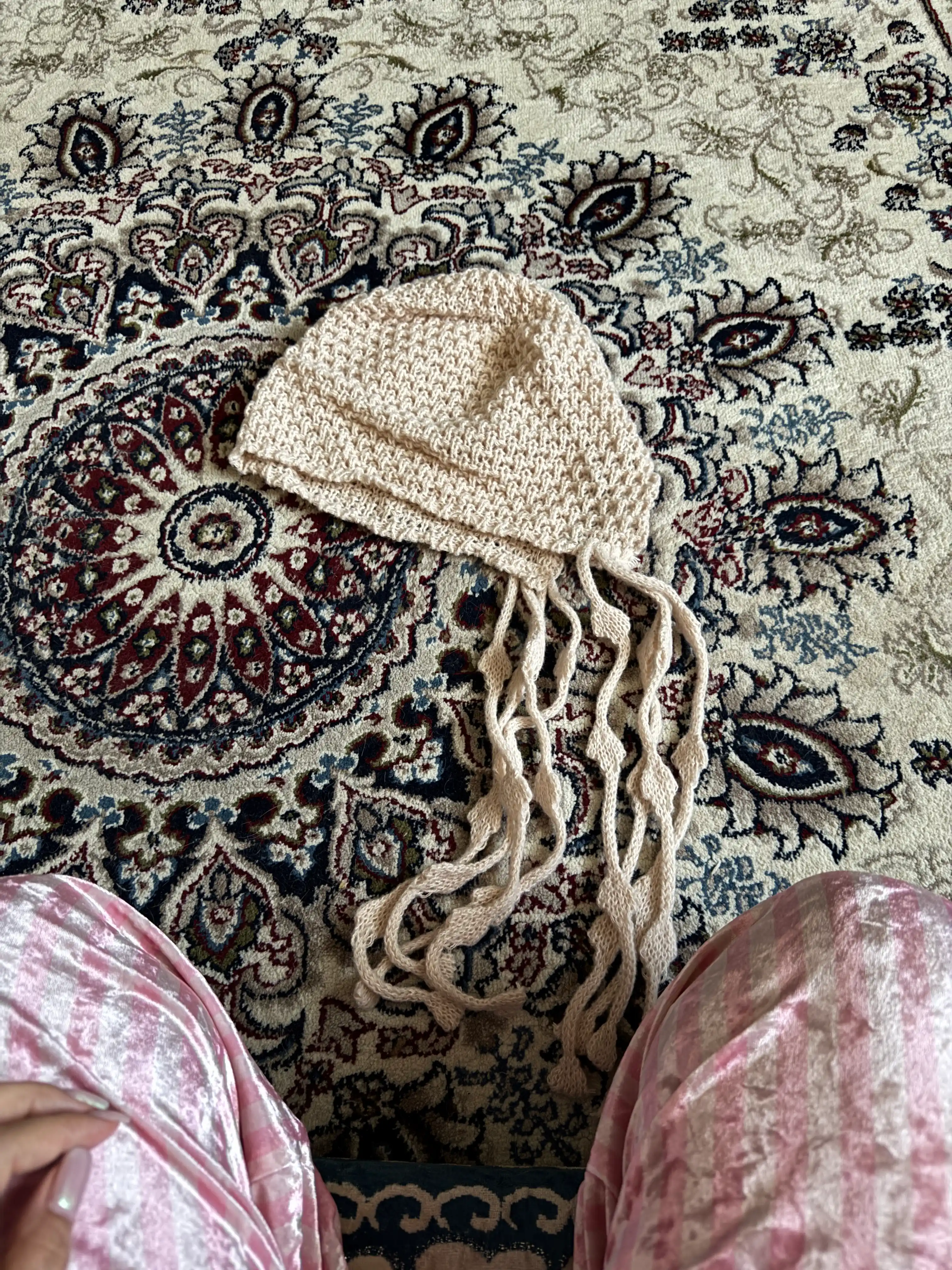 Ayollar bosh kiyimi, to'qilgan bosh kiyim, ayollar shapkasi, qizlar shapkasi