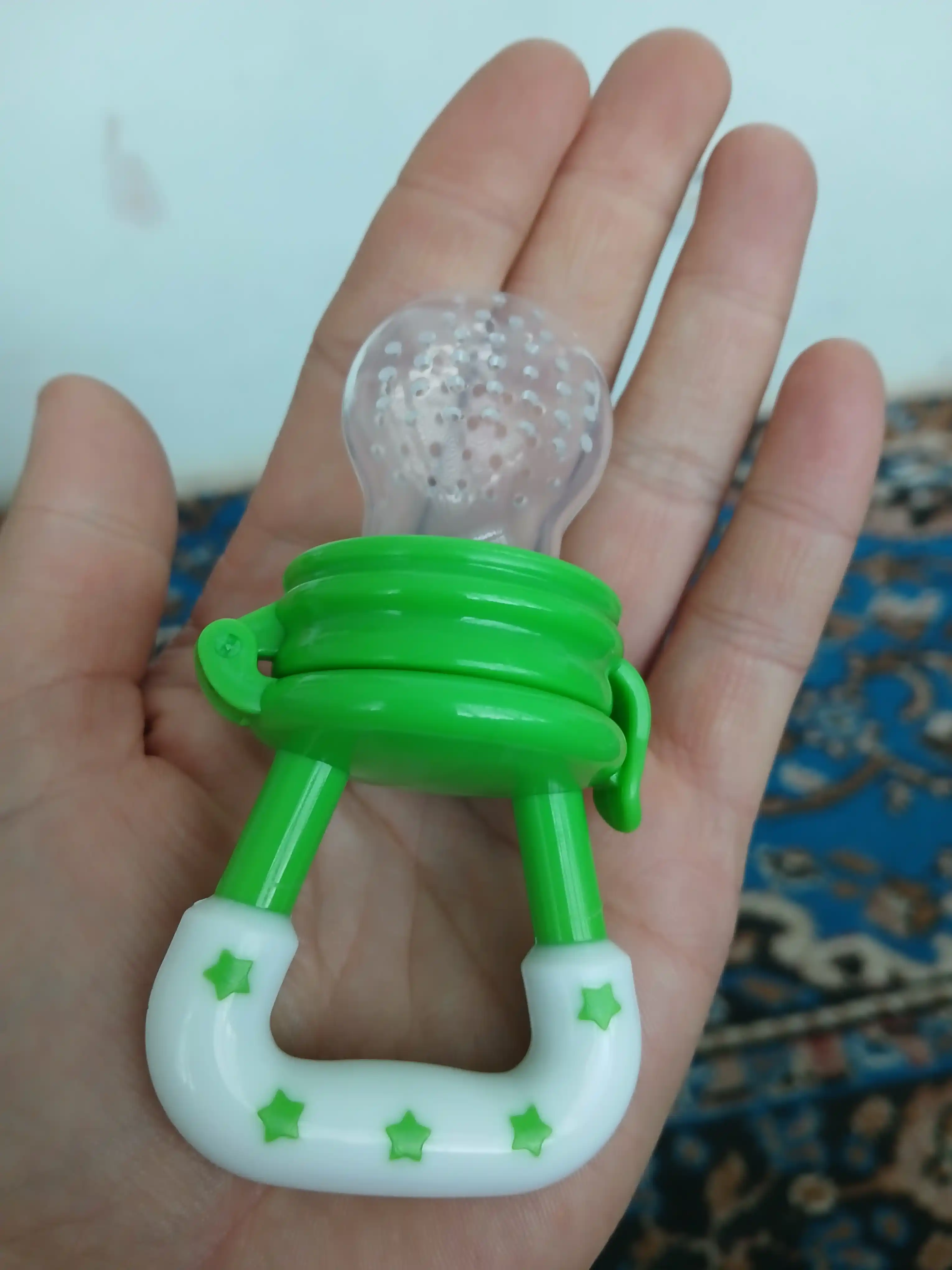 Nibler, bolalarni meva bilan o'ziqlantirish uchun so'rgich