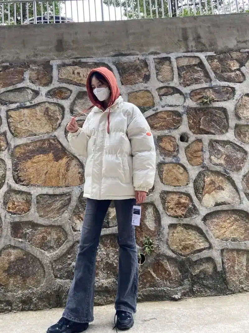 Kurtka universal erkaklar va ayollar uchun issiq qishga mos