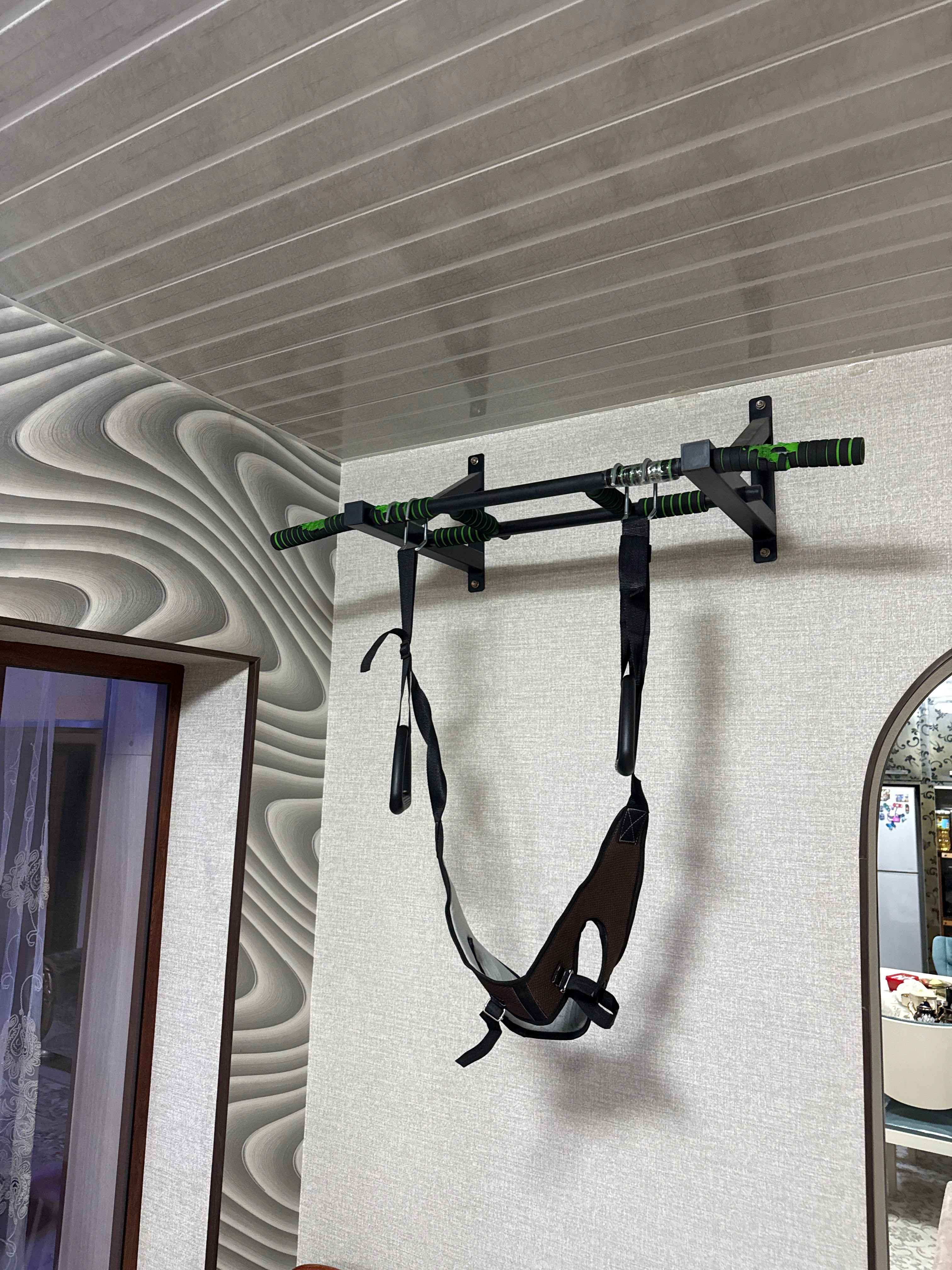 Glisson halqasi (umurtqa pog‘onasi uchun trenajyor) turnik uchun mahkamlagich bilan