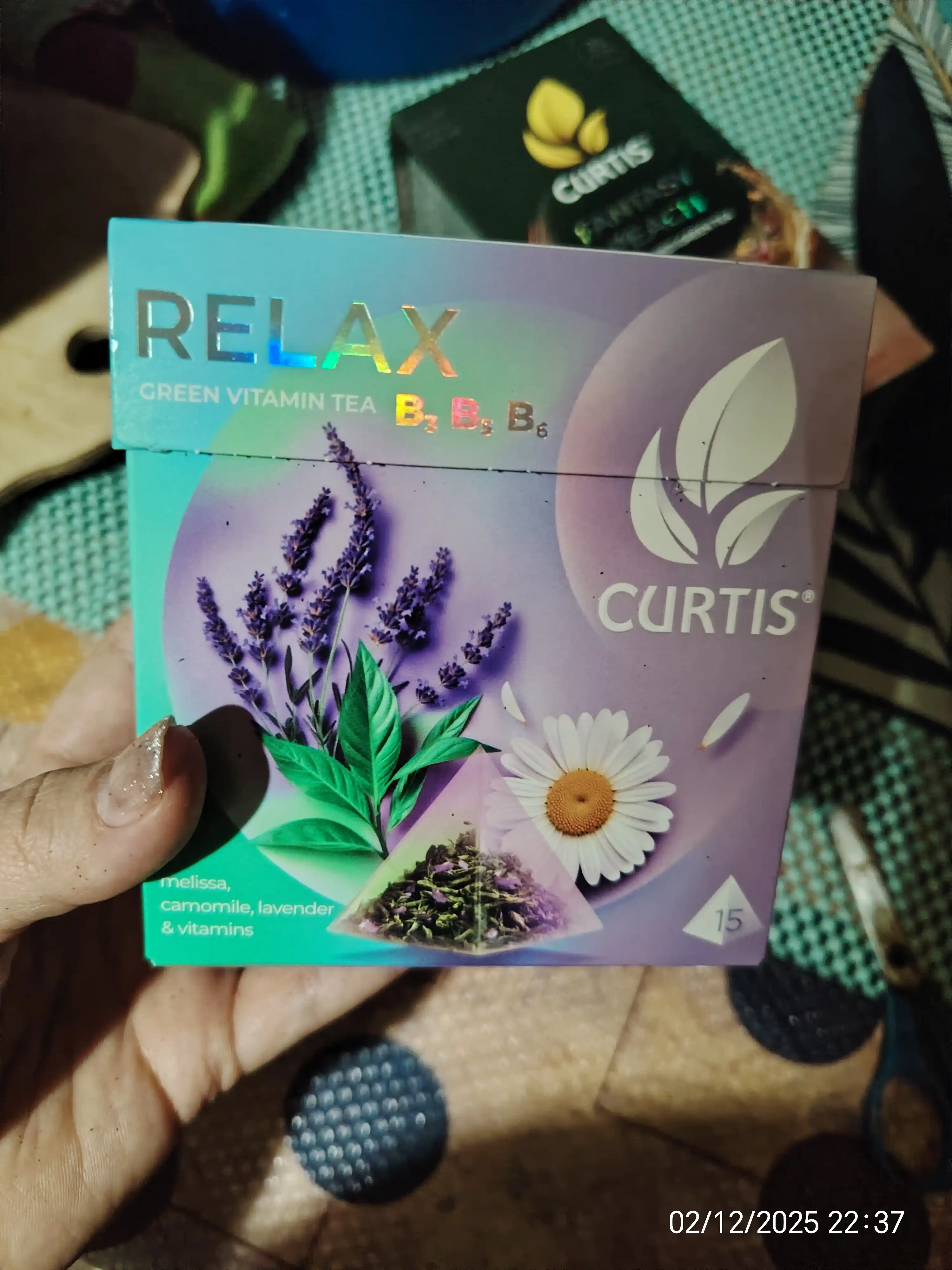 Ko'k choy Curtis "Relax" moychechak, lavanda, limon o'ti va B3, B5, B6 vitaminlari bilan, 15 ta piramidacha