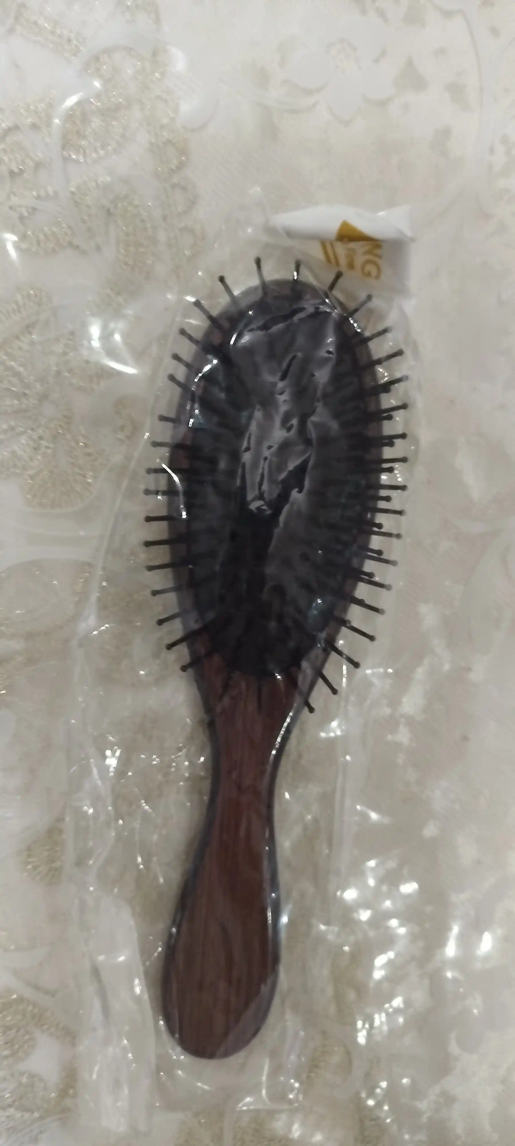 Massaj tarog‘i, soch uchun plastik tishli taroqlar, taroq