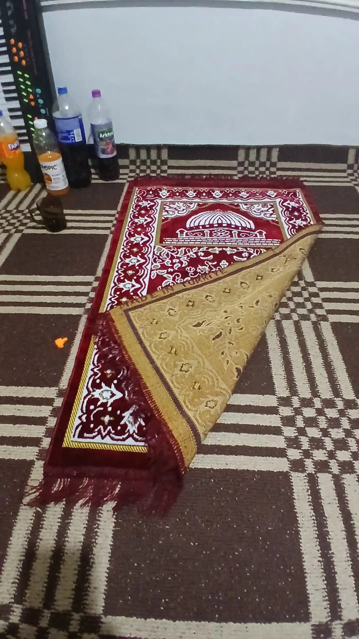 Joynamoz Turkiya, yumshoq va sifatli materialdan, 110*70 sm, namozni bajarishda ko'makchi