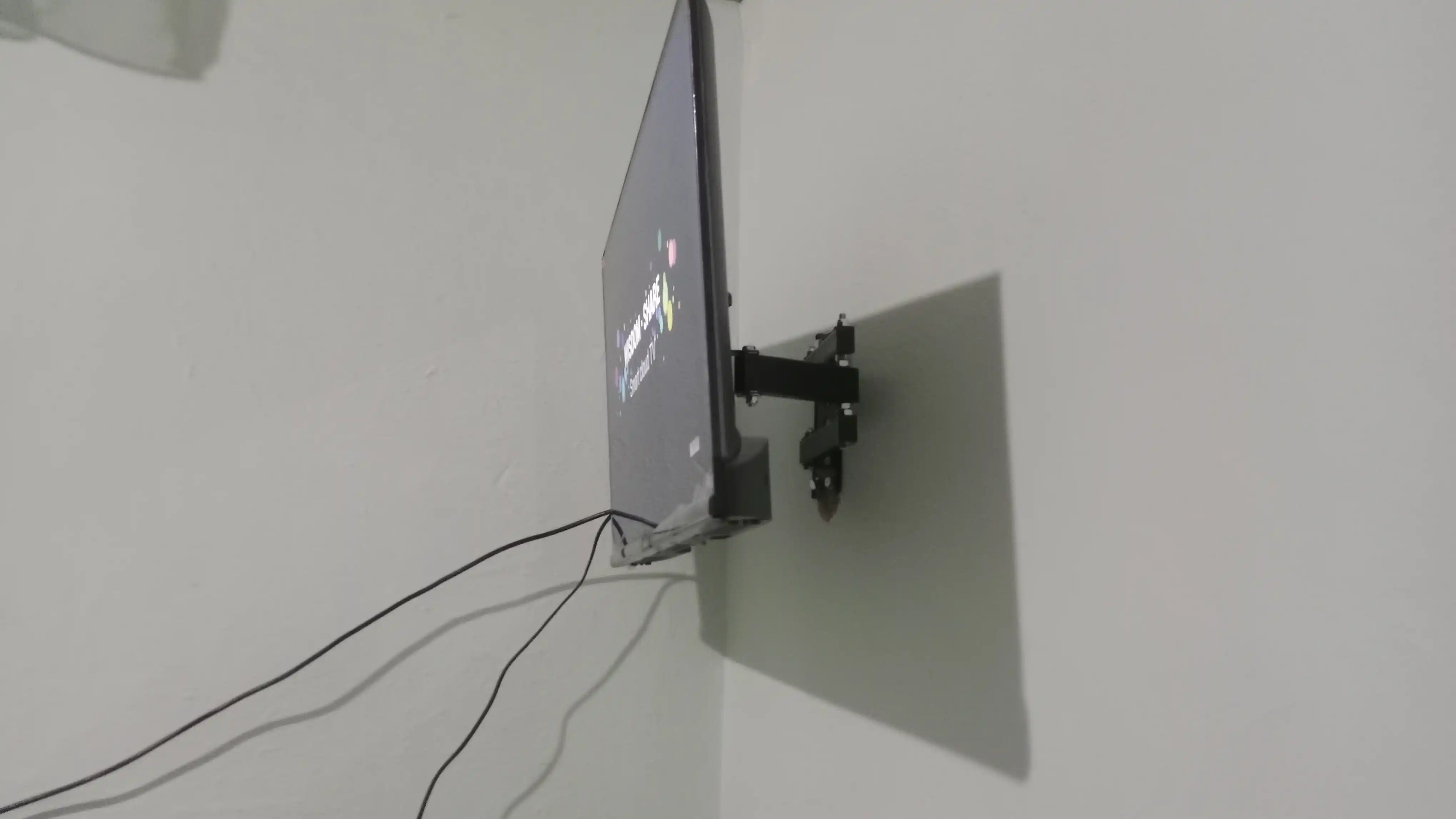 Televizor uchun kronshteyn INNOTECH MIDDLE 17''-42''