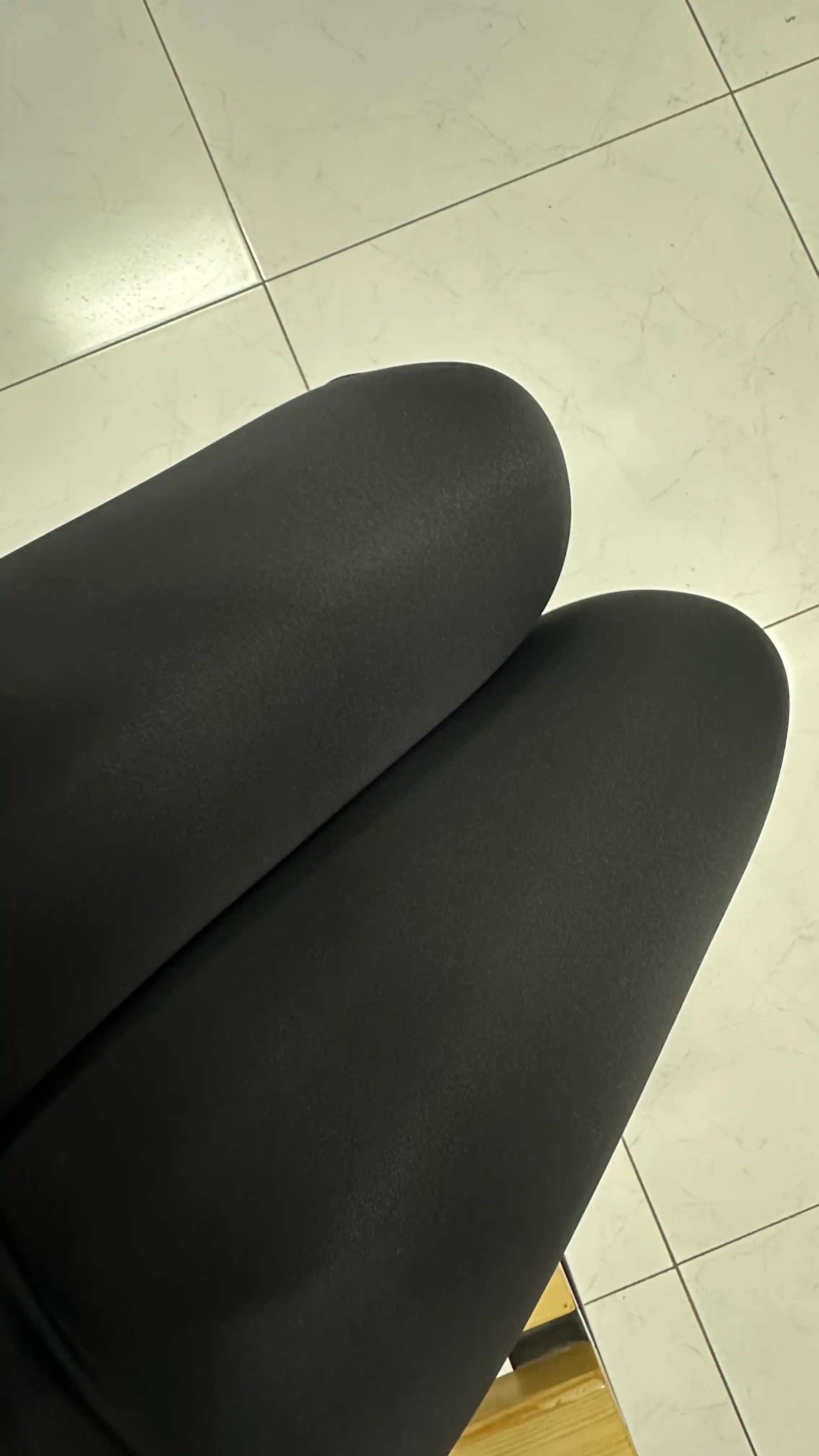 Sport legginslari, ayollar sport kiyimlari, fitnes uchun legginslar