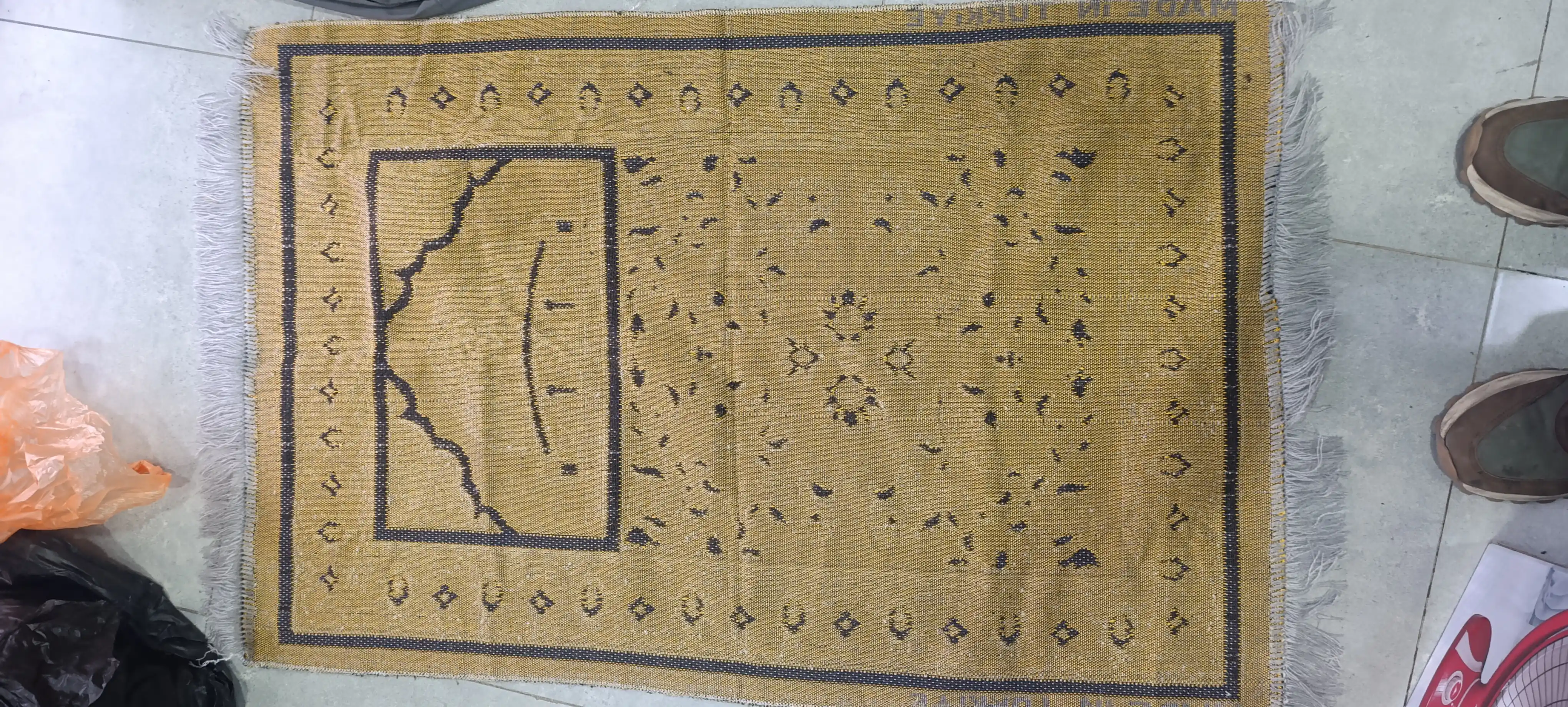Joynamoz Turkiya, yumshoq va sifatli materialdan, 110*70 sm, namozni bajarishda ko'makchi