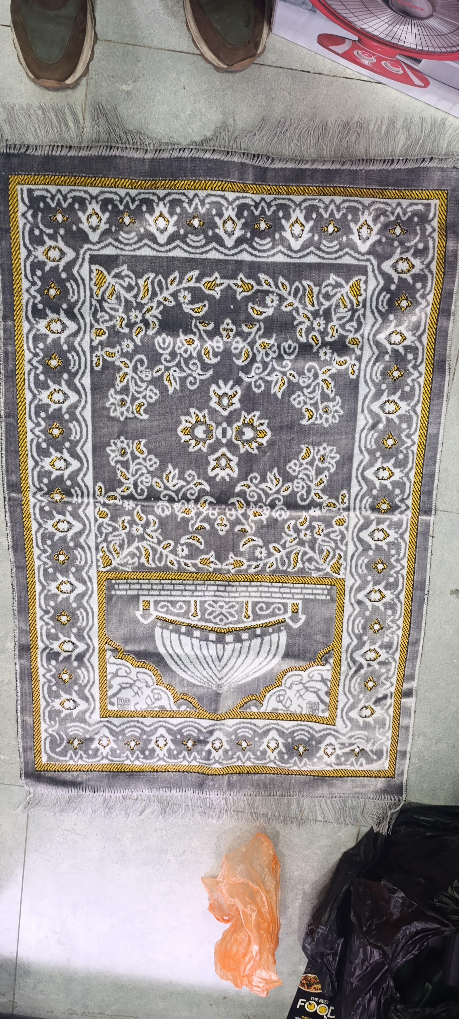 Joynamoz Turkiya, yumshoq va sifatli materialdan, 110*70 sm, namozni bajarishda ko'makchi