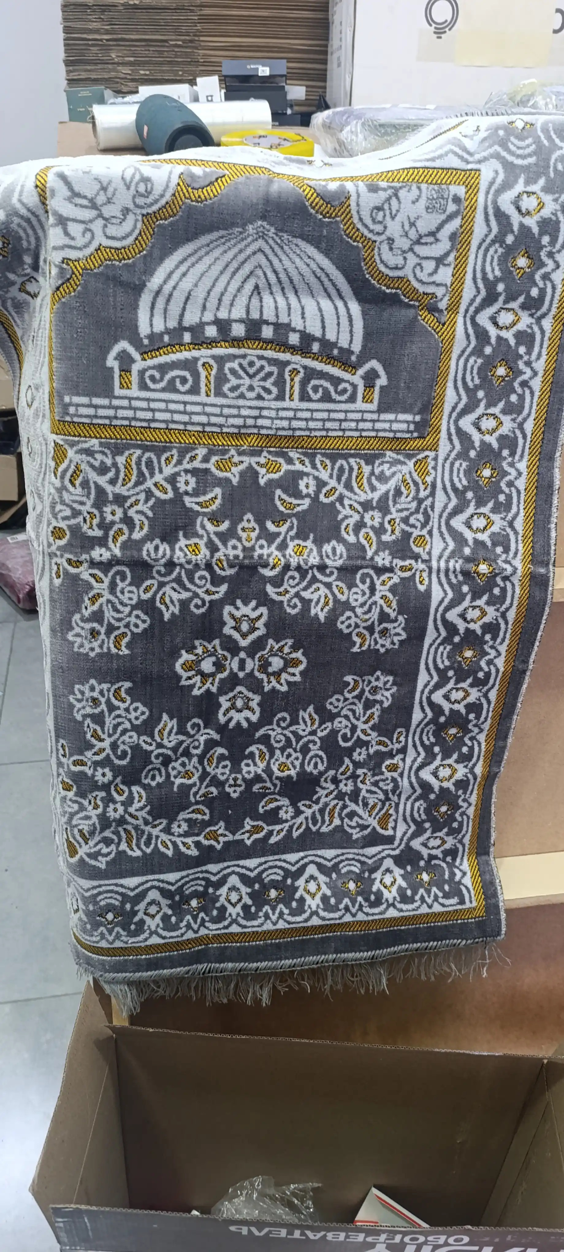 Joynamoz Turkiya, yumshoq va sifatli materialdan, 110*70 sm, namozni bajarishda ko'makchi