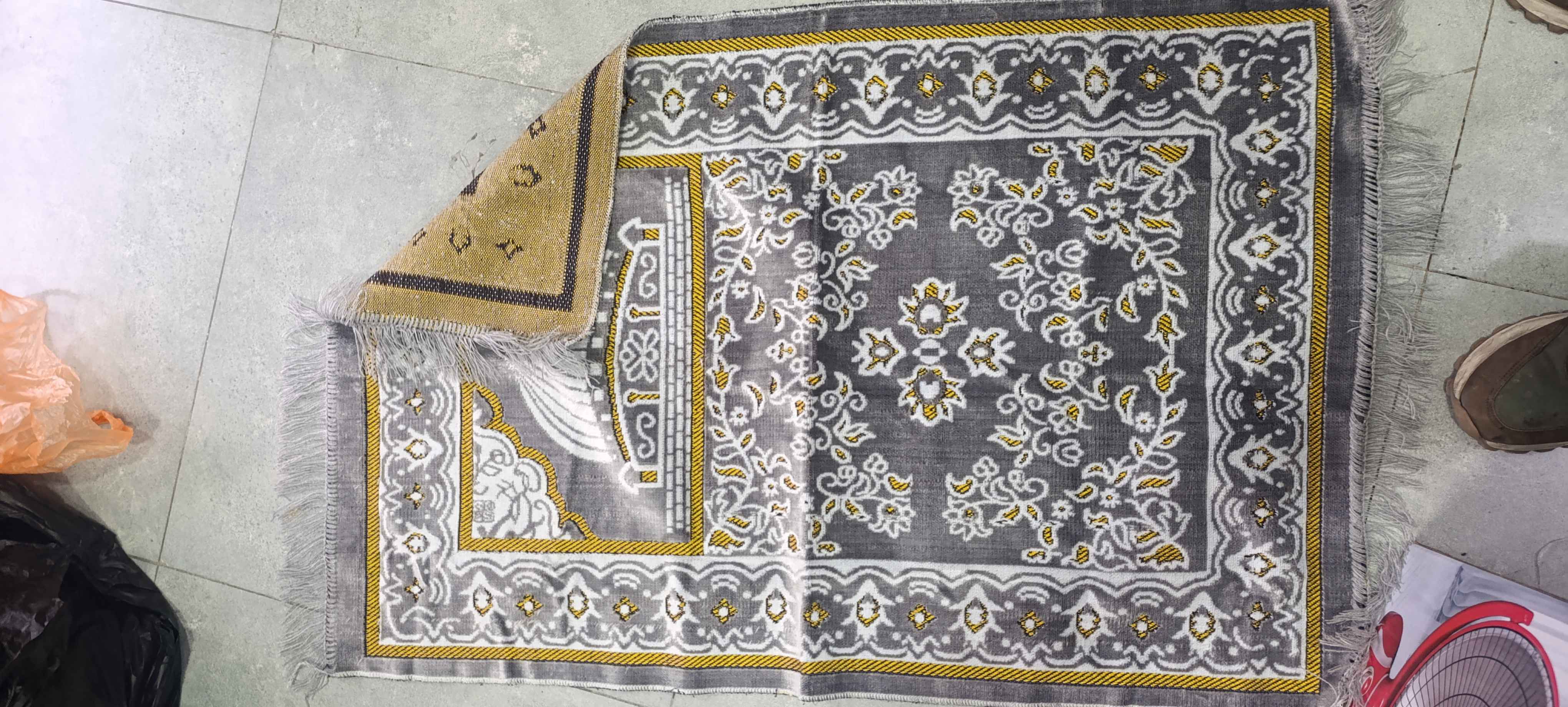 Joynamoz Turkiya, yumshoq va sifatli materialdan, 110*70 sm, namozni bajarishda ko'makchi