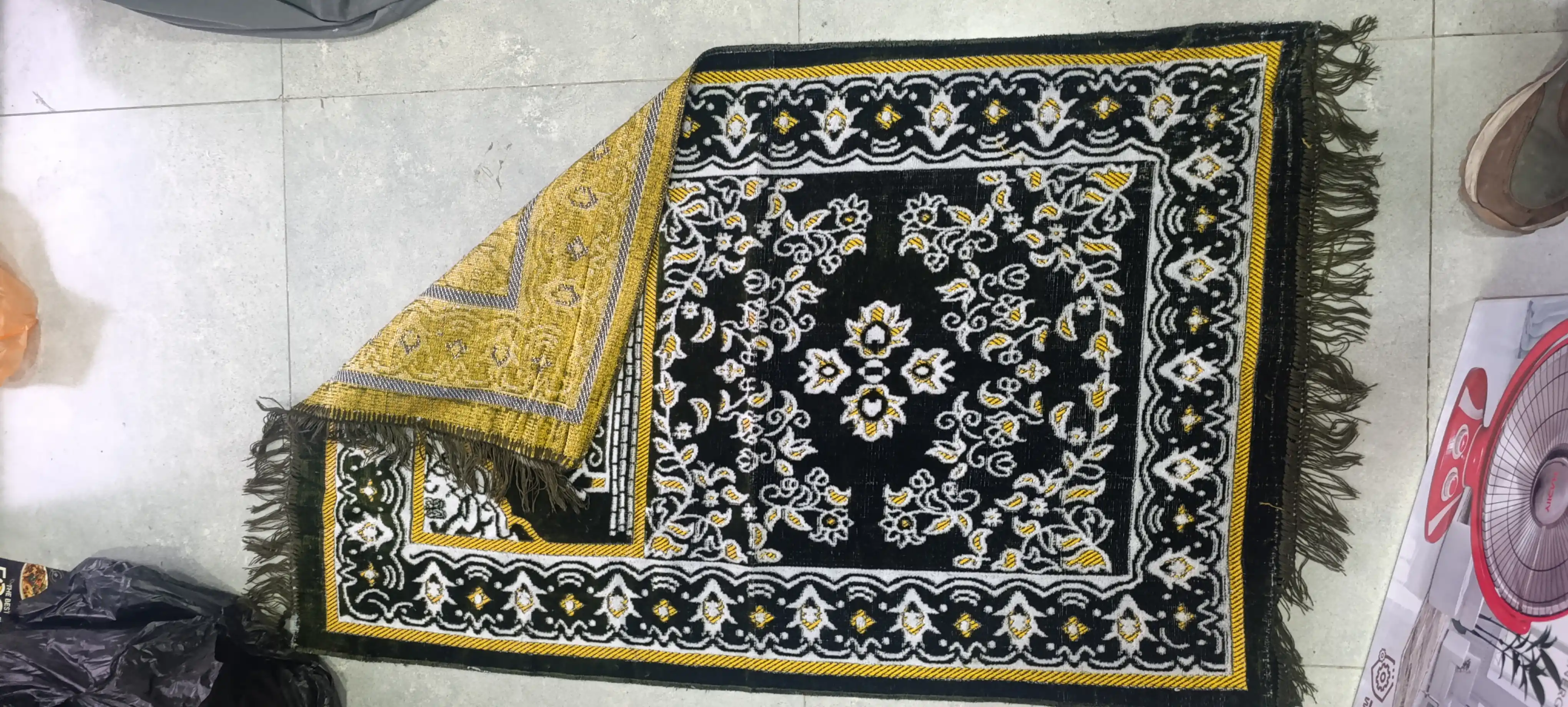 Joynamoz Turkiya, yumshoq va sifatli materialdan, 110*70 sm, namozni bajarishda ko'makchi