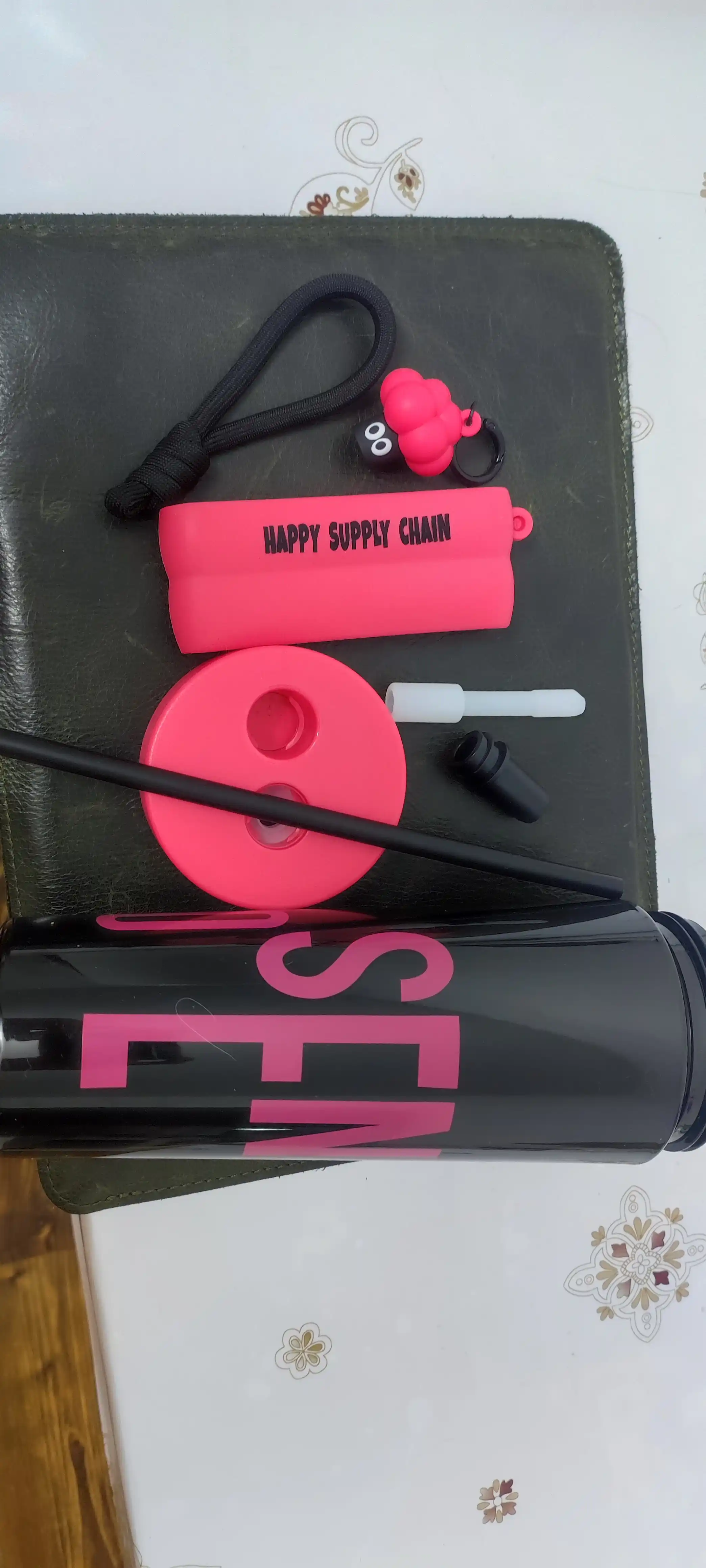 Plastik butilka naycha bilan — 950 ml, issiqqa chidamli, sport va sayohat uchun