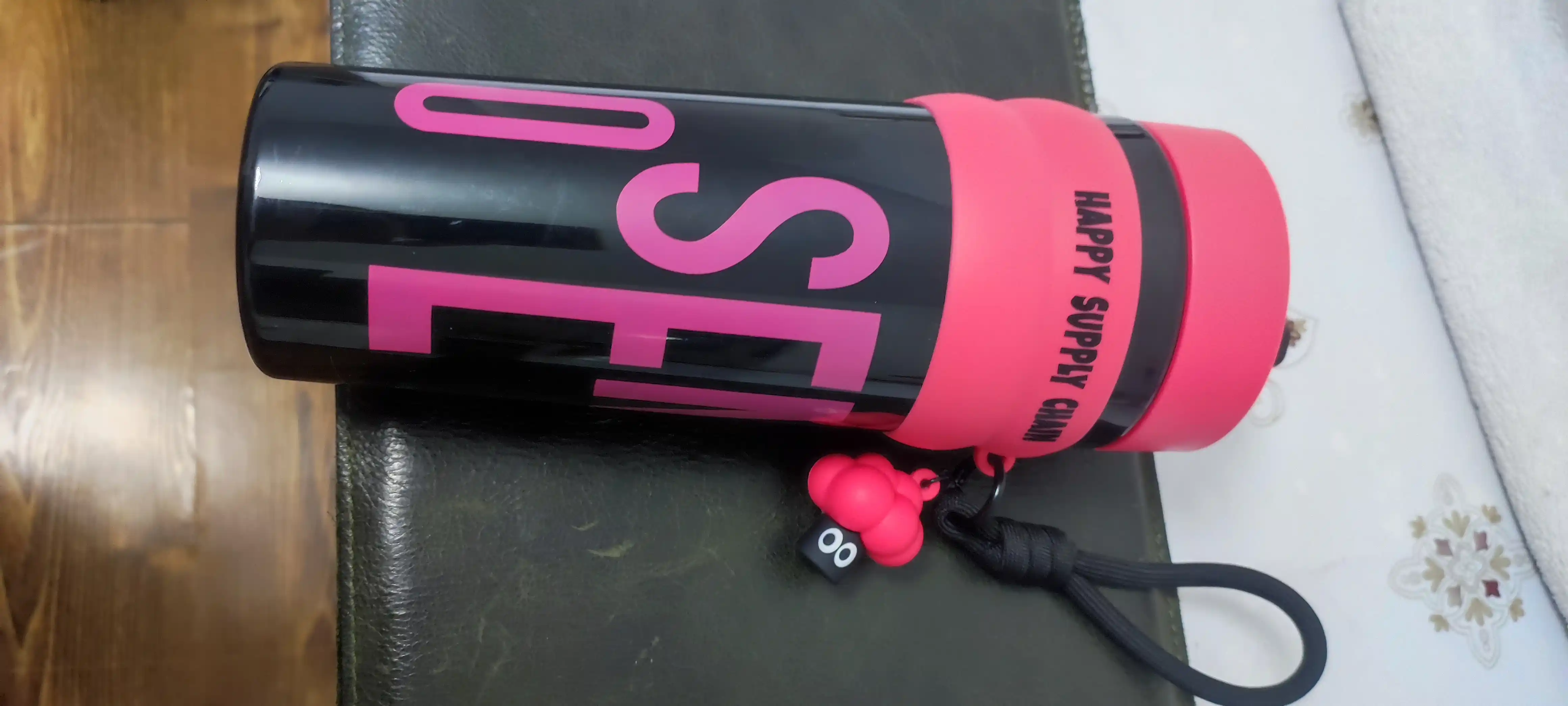 Plastik butilka naycha bilan — 950 ml, issiqqa chidamli, sport va sayohat uchun