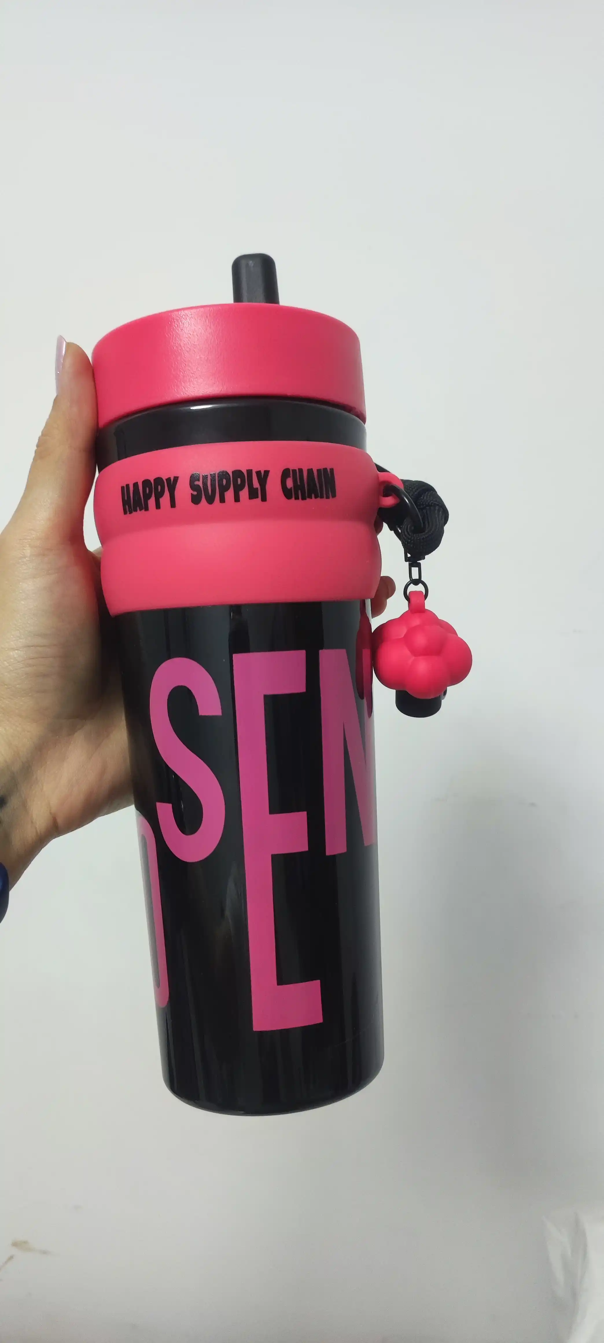 Plastik butilka naycha bilan — 950 ml, issiqqa chidamli, sport va sayohat uchun