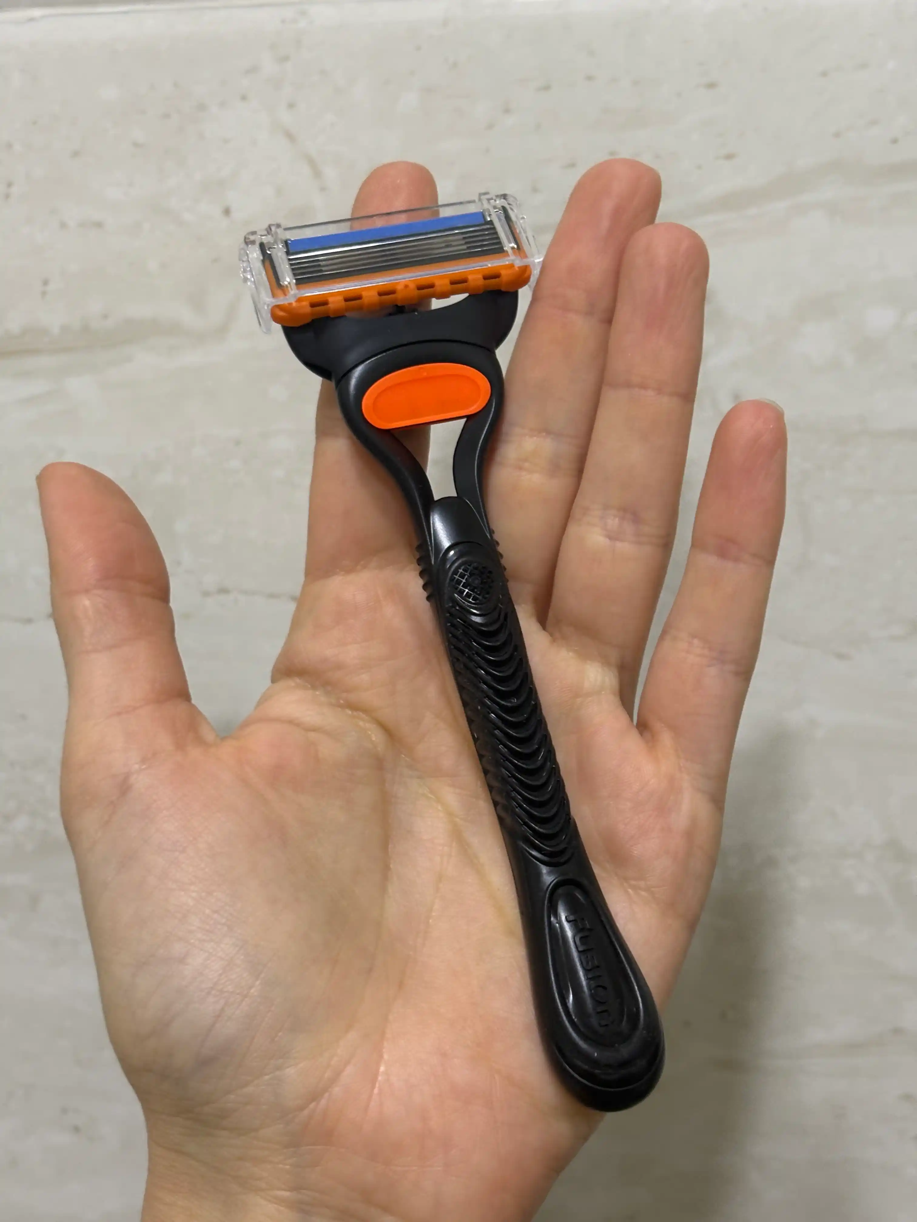 Gillette Fusion5 бритва c точным триммером для труднодоступных мест, 5 лезвий, + 2 кассеты
