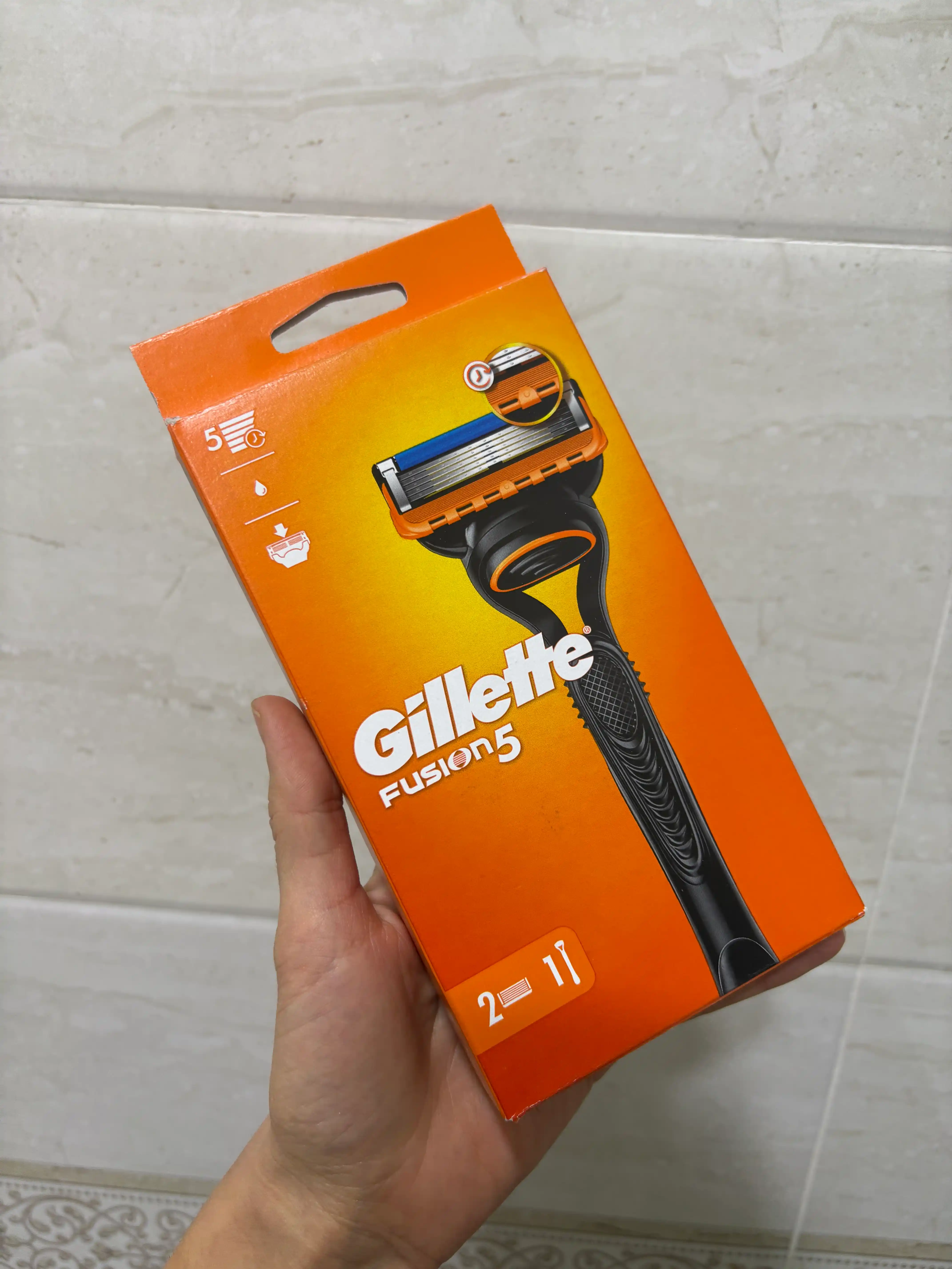 Gillette Fusion5 бритва c точным триммером для труднодоступных мест, 5 лезвий, + 2 кассеты