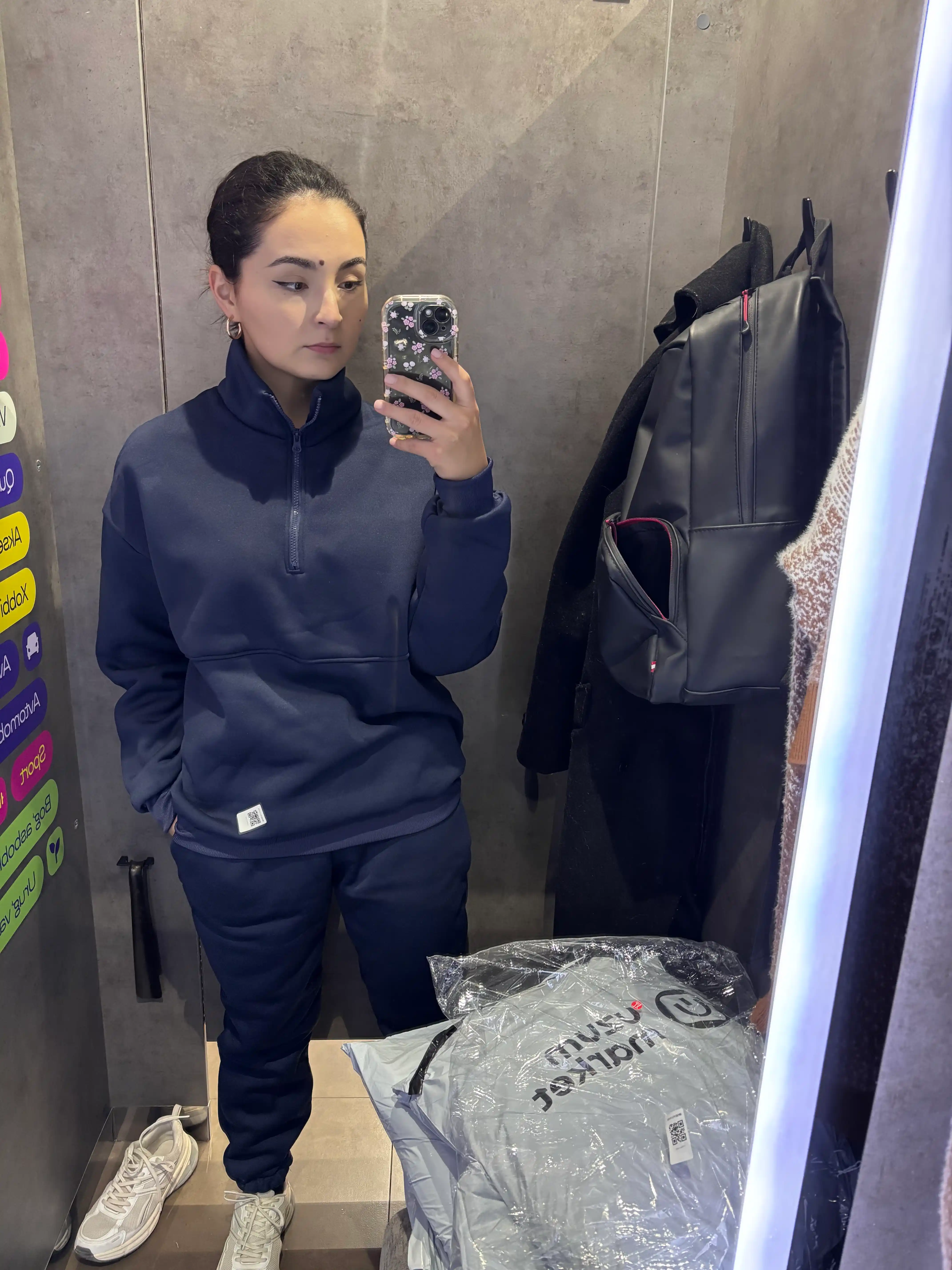 Yüng'irli, astarli, katta o'lchamli qishki sport kostyumi