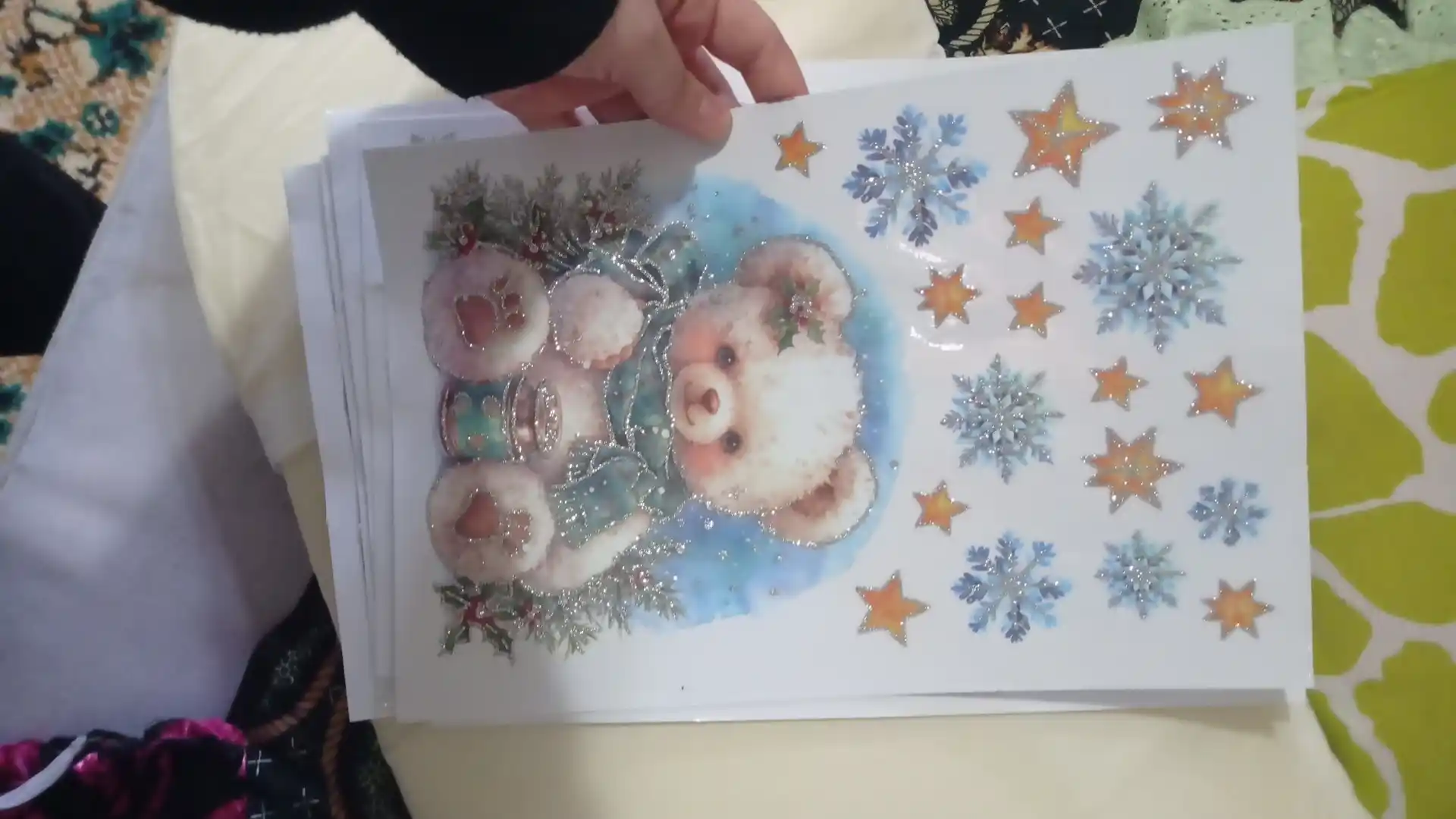 Yangi yil uchun derazaga statik ikki tomonlama nakleykalar to‘plami Ded Moroz, qor parcha