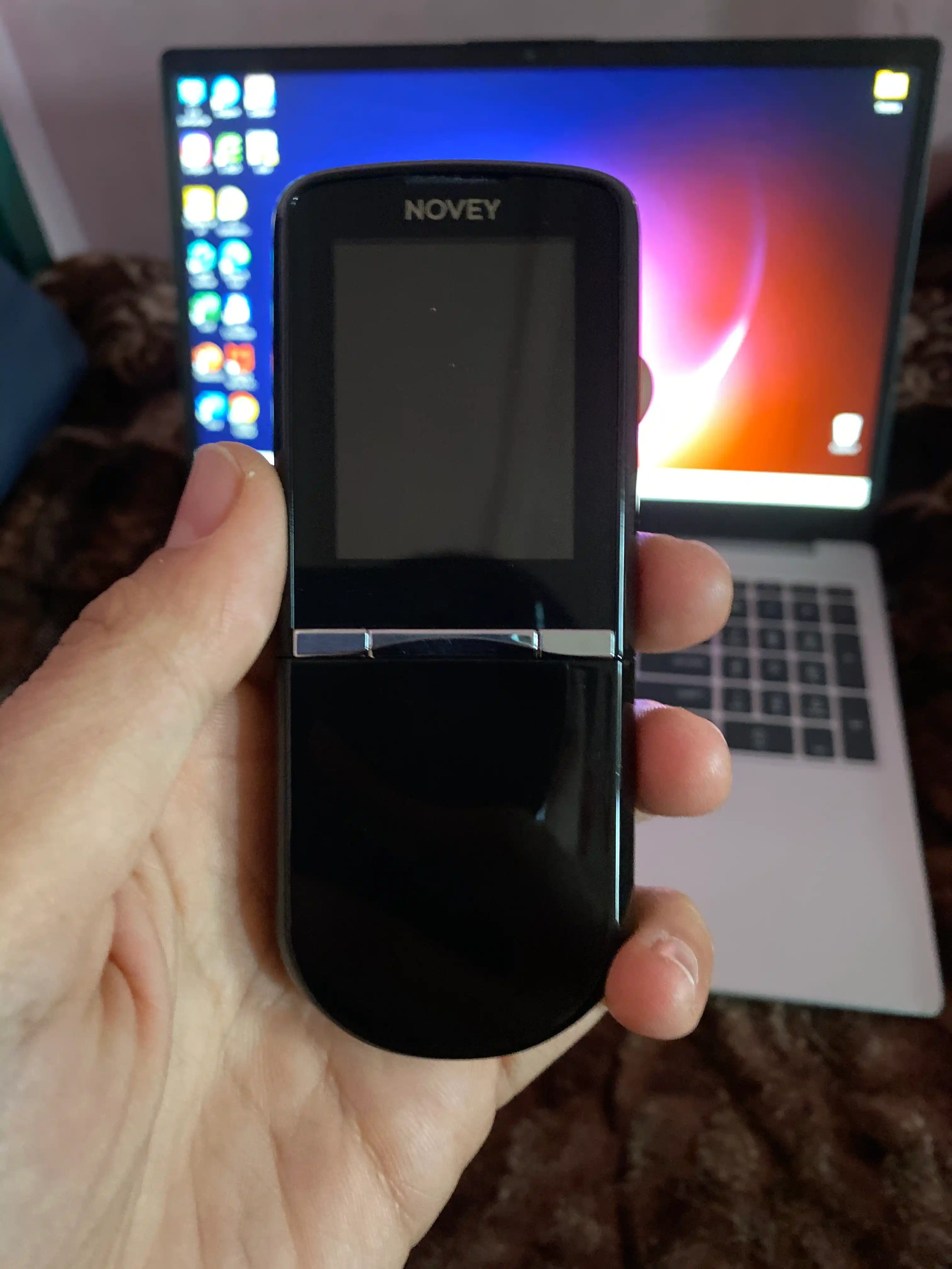Tugmali telefon Novey N880, 2 sim karta, kafolat 1 yil