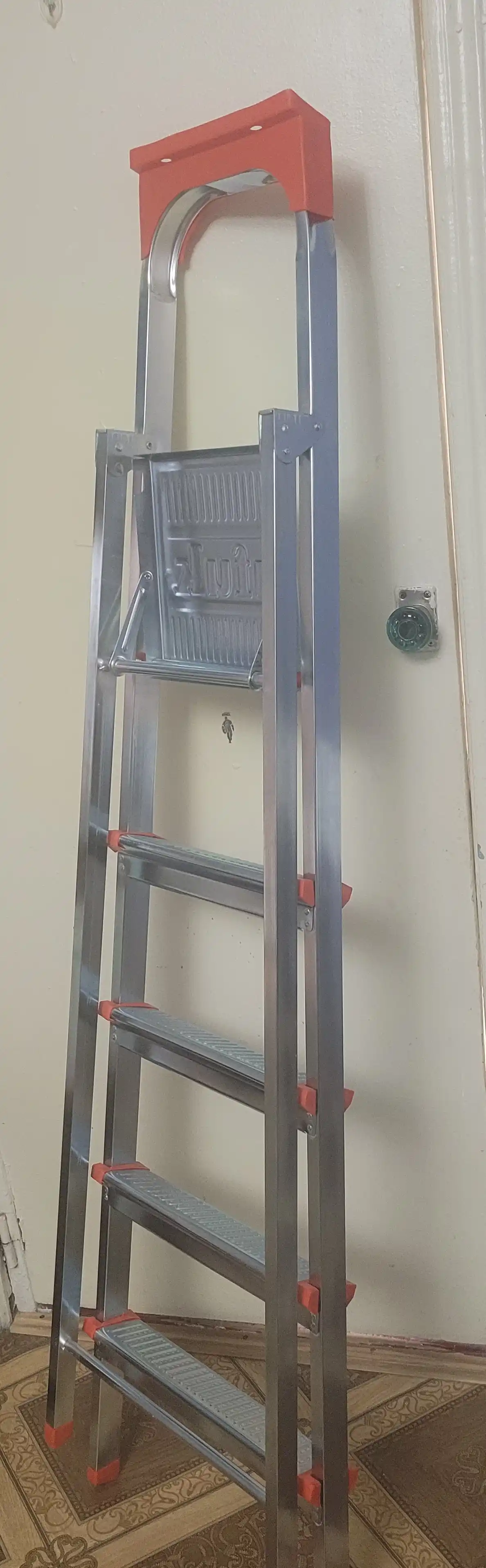 Narvon po'latdan Perilla UFUK, 5 pog'onali zinapoya, bo'yi 110 sm