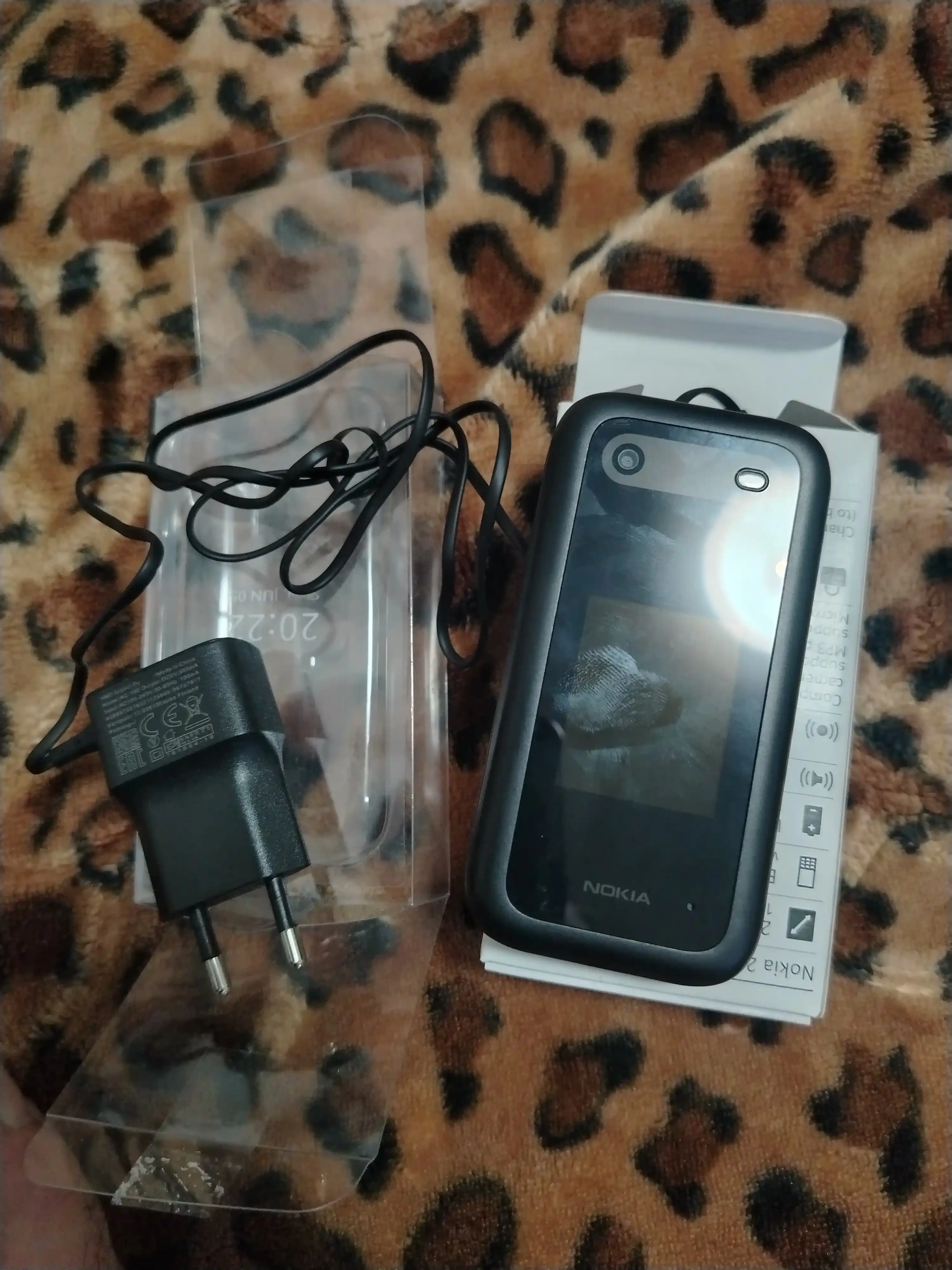Mobil telefon Nokia 2660 Flip