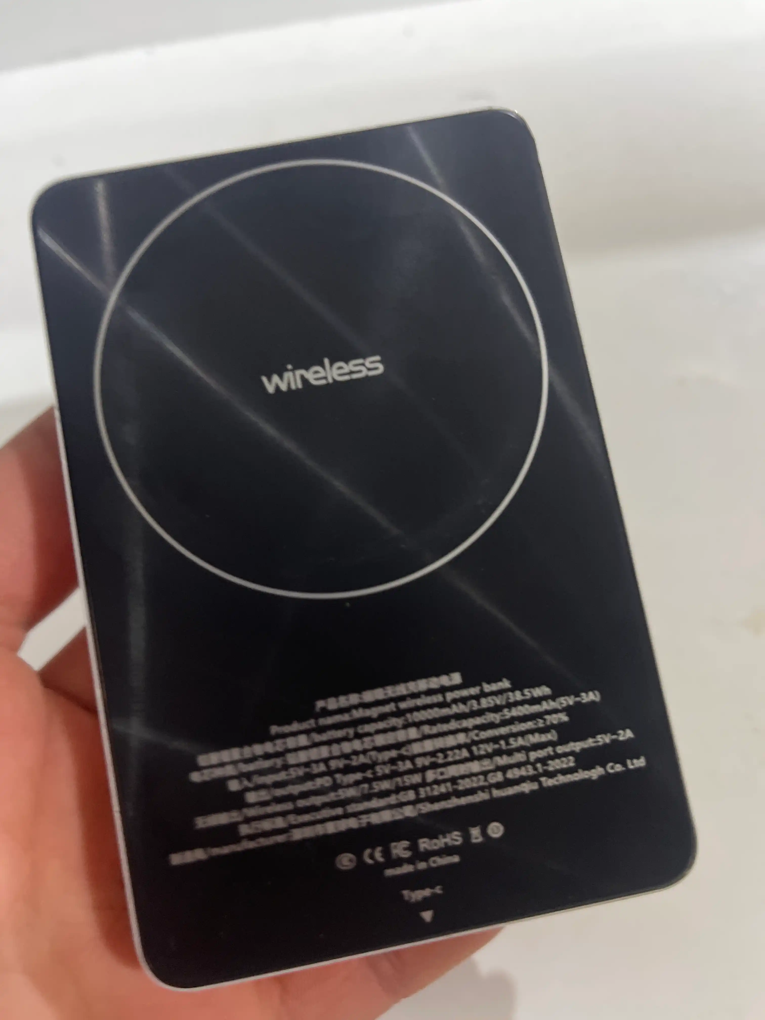 Simsiz tashqi akkumulyator MagSafe Power Bank, yupqa va zaryad ko'rsatkichi bilan