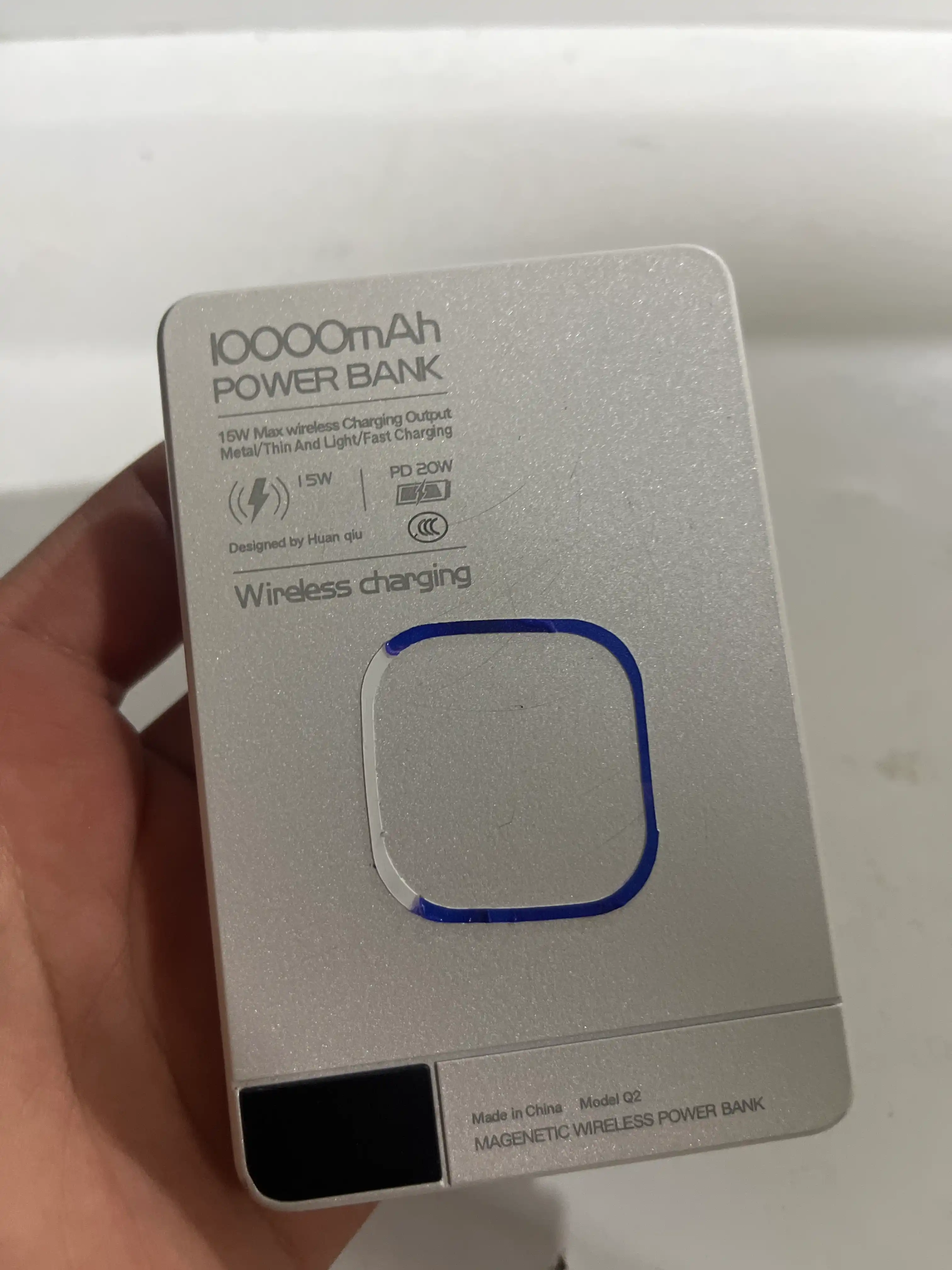 Simsiz tashqi akkumulyator MagSafe Power Bank, yupqa va zaryad ko'rsatkichi bilan
