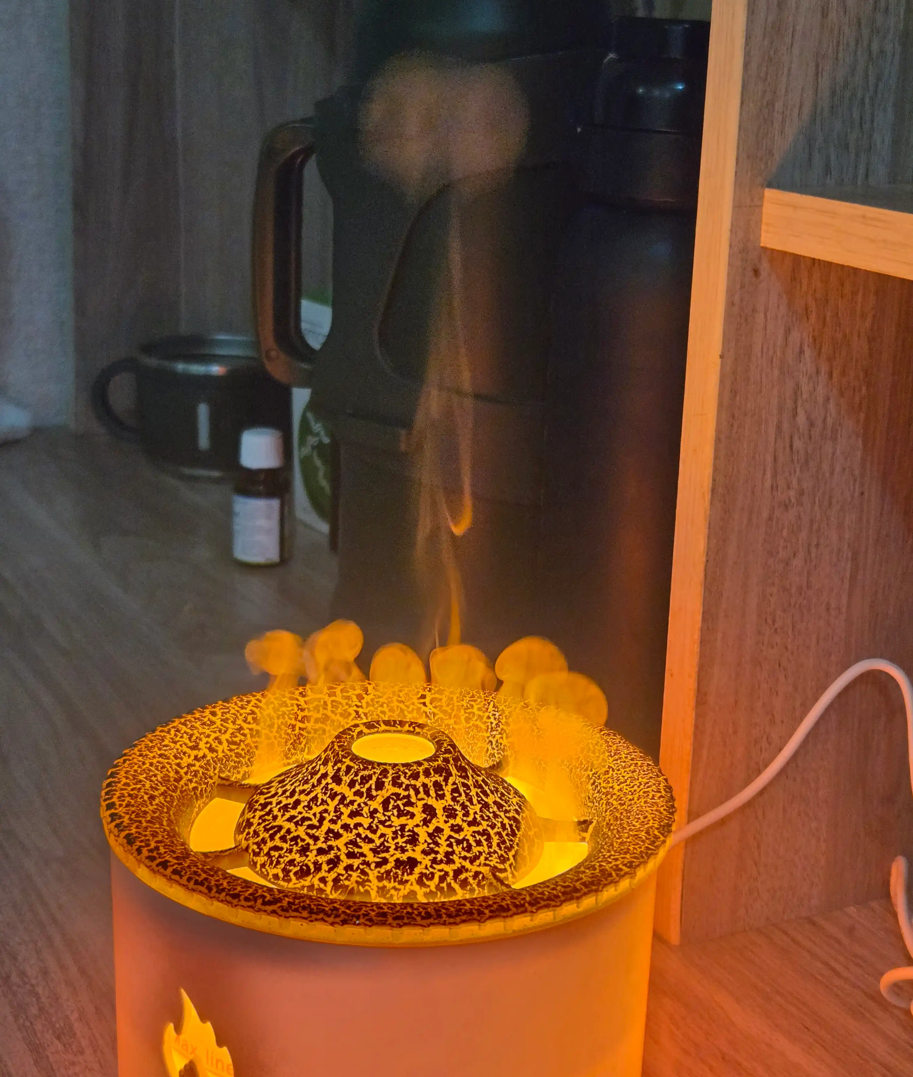 Aromadiffuzor “Vulkan” — havo namlagich yorug‘lik effektli