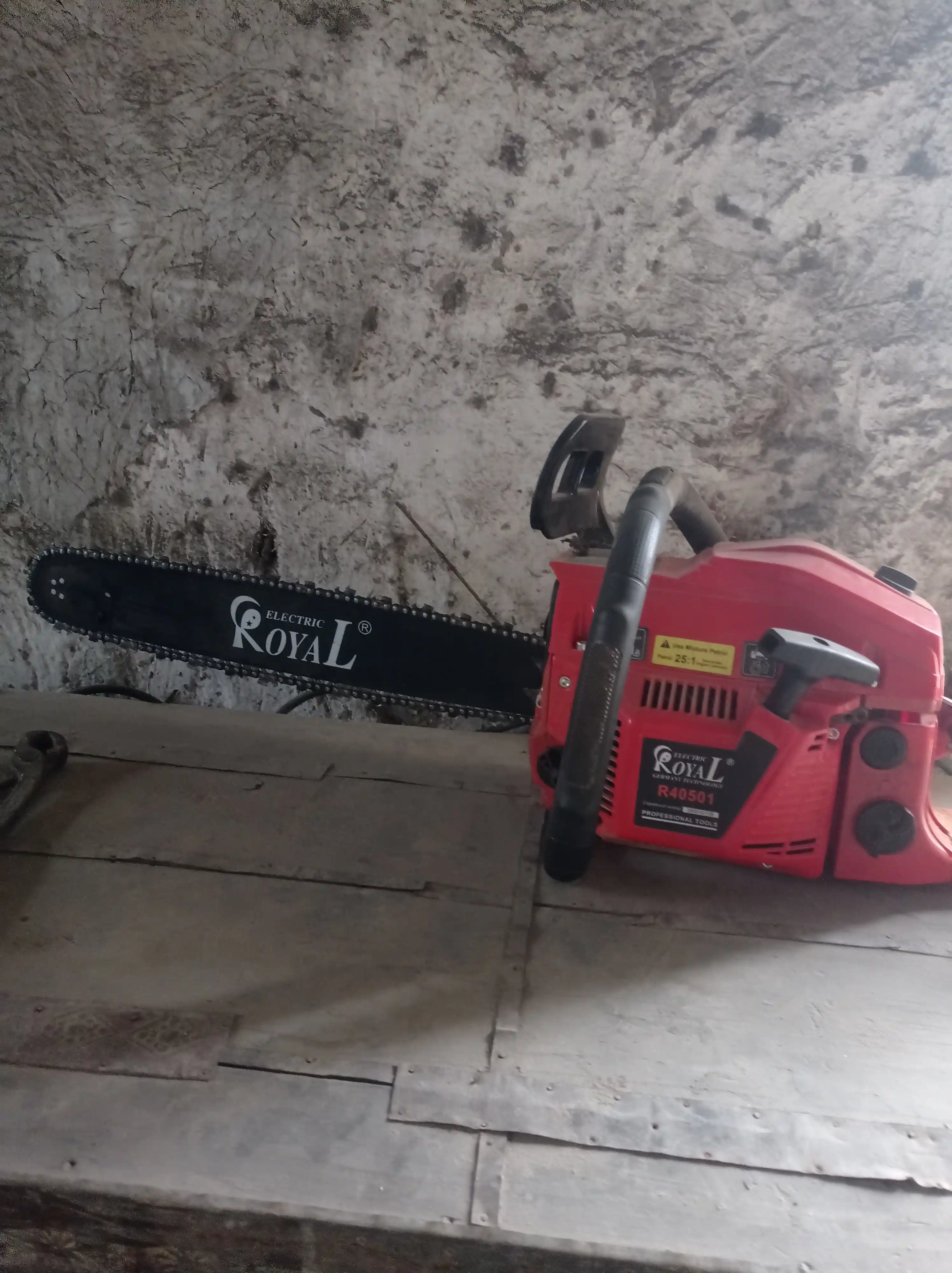 Benzinli motorli zanjirli arra ROYAL R40501, 2000 Vt