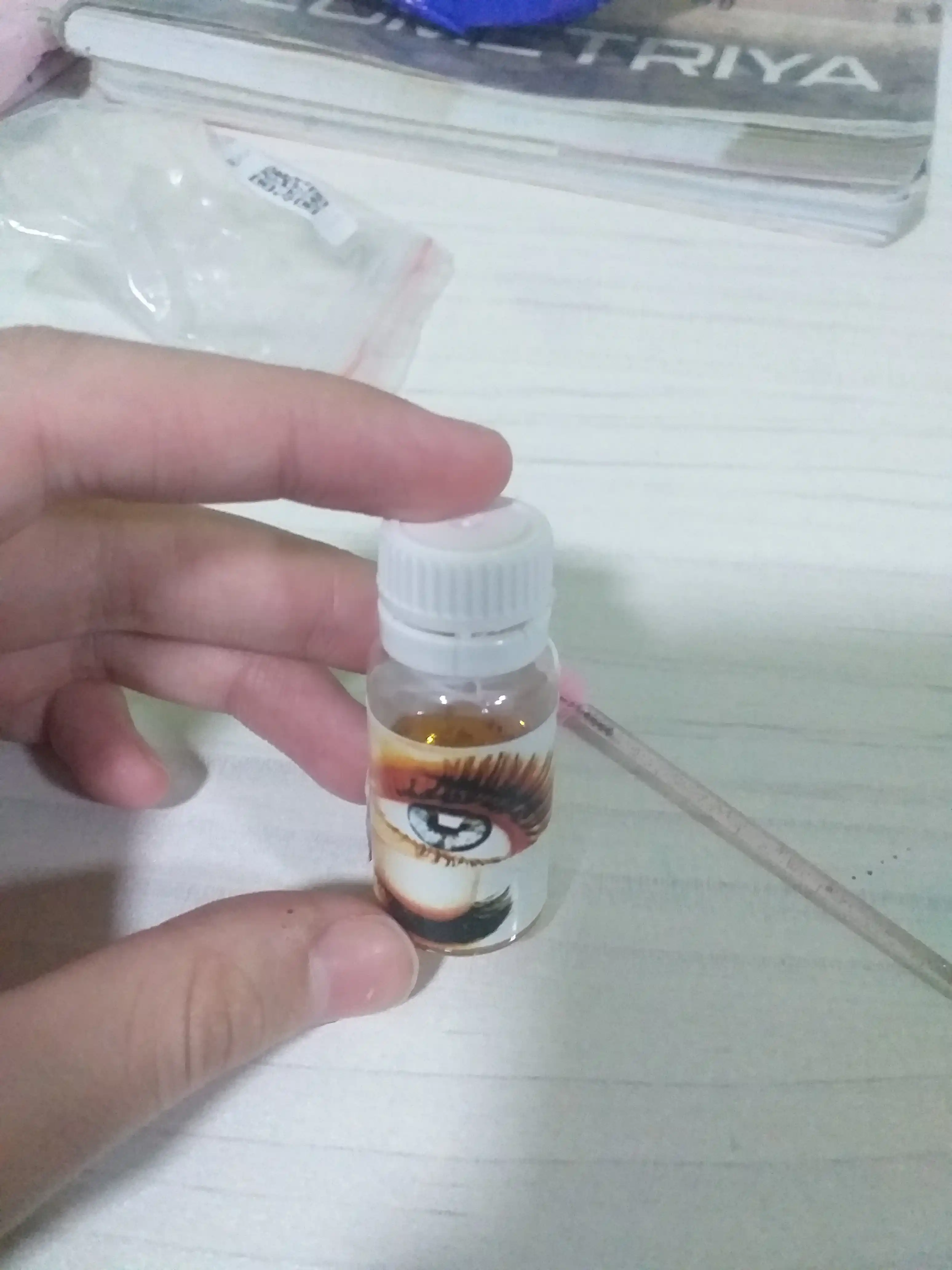 Qoshlar va kirpiklar o'sishi uchun moy, cho'tka, 10 ml