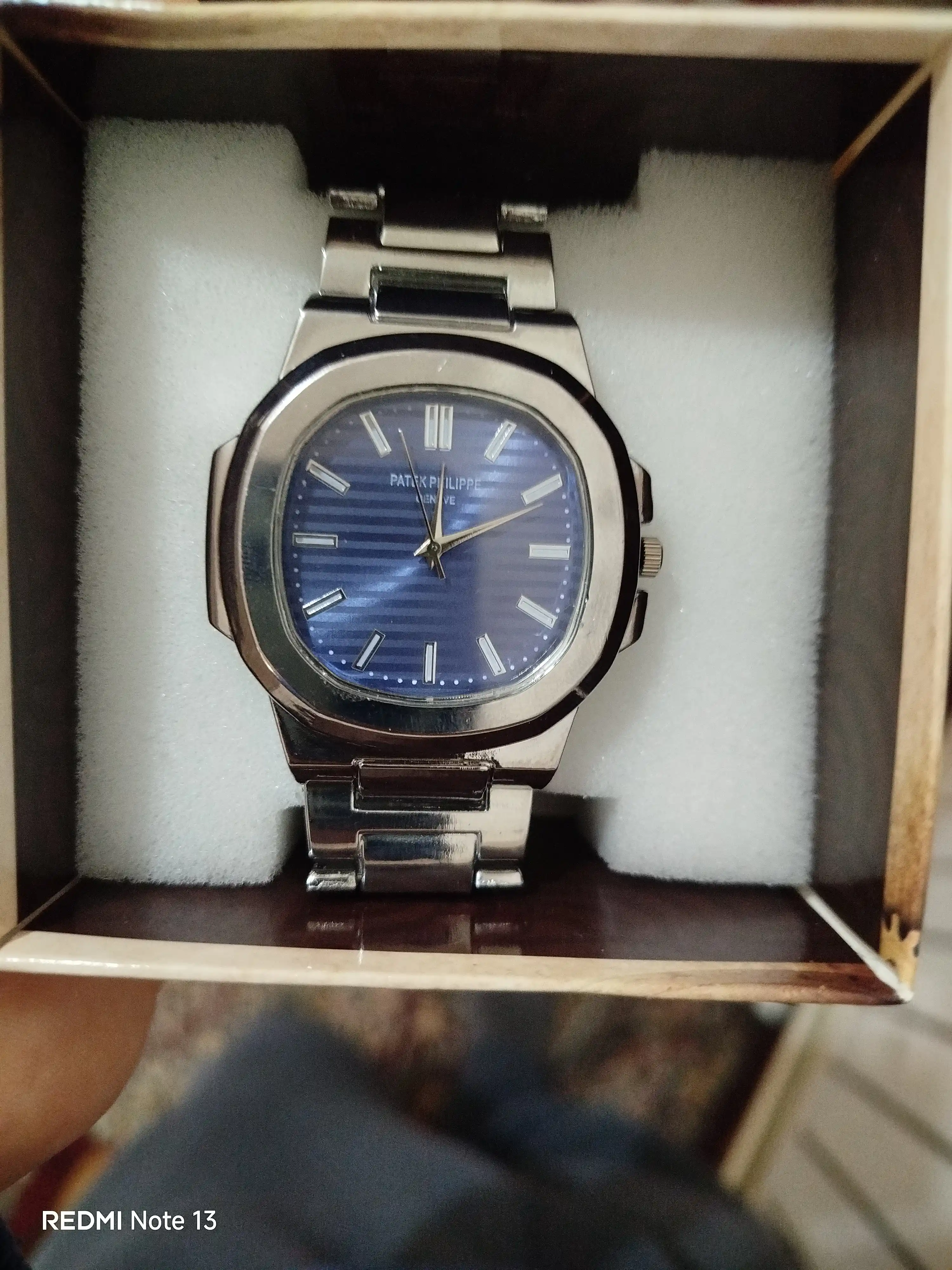 Erkaklar qo'l soati Patek Philippe naqshli qo'l soatlari, sovg'a o'ramida