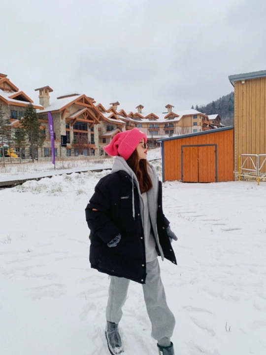 Premium sifat Zamonaviy qishgi ayollar kurtkasi, ayollar uchun puxovik, issiq kurtka