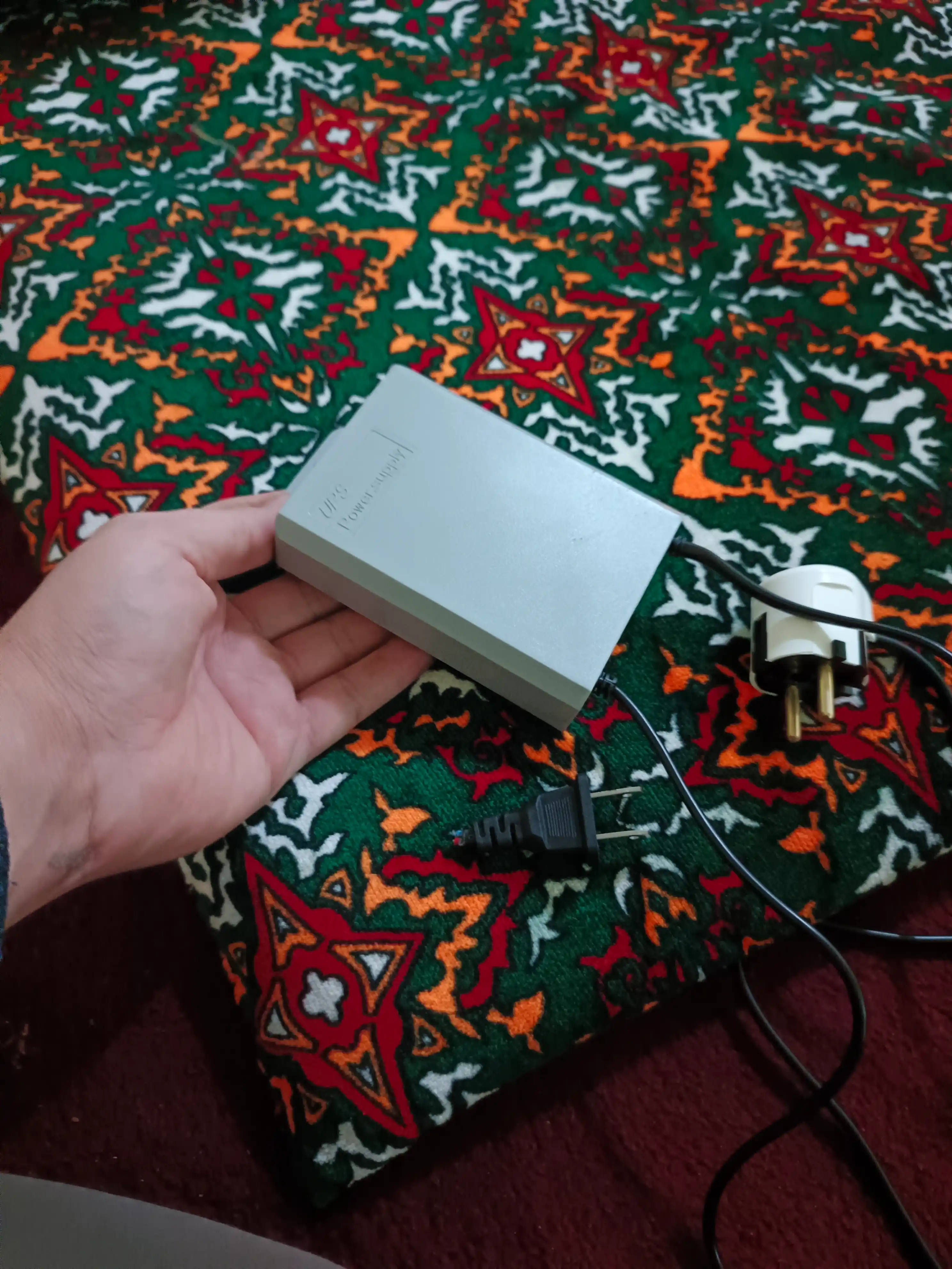 Блок питания мини UPS, ИБП с аккумулятором 3600 mAh, 12V / 2A, для роутеров и камеры