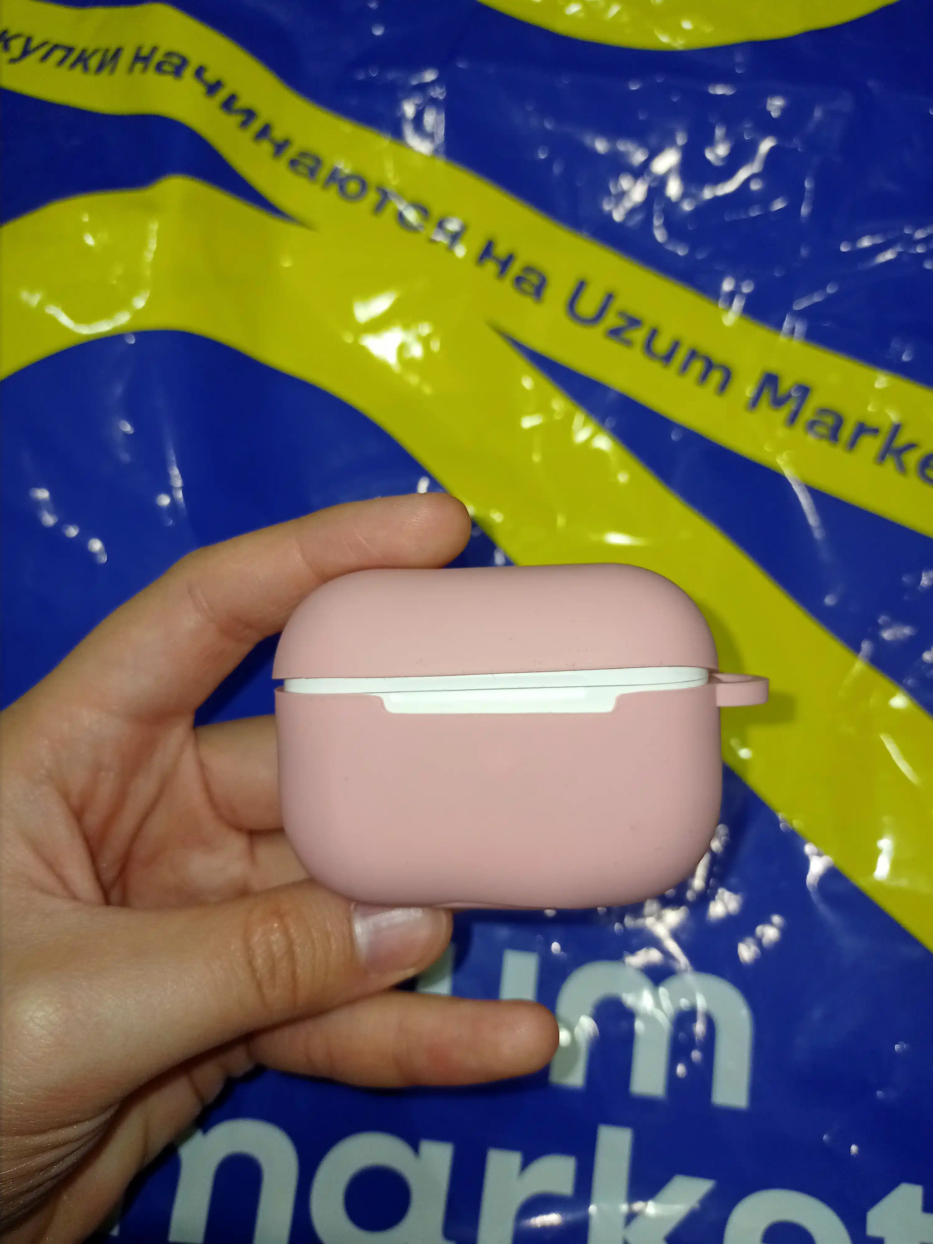 Силиконовый чехол для наушников Airpods Pro