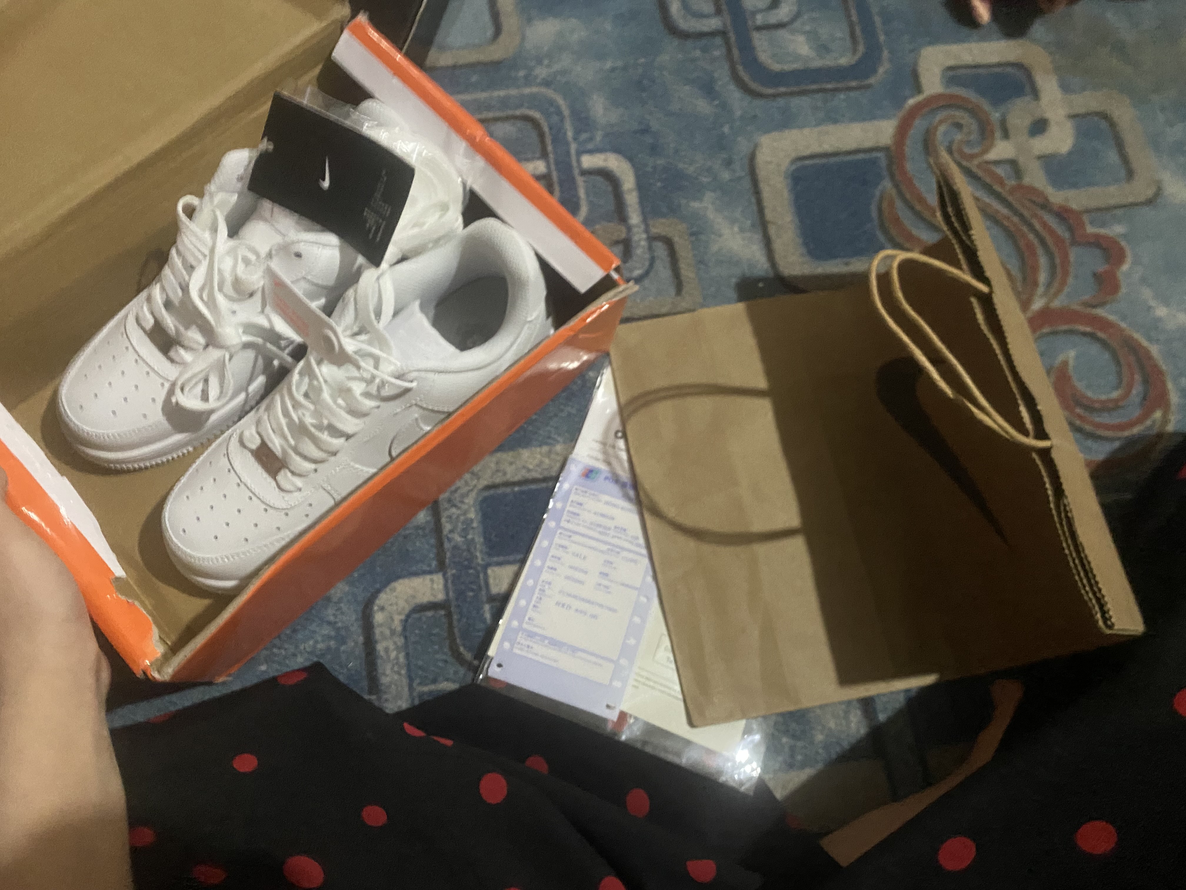 Nike Air Force 1 Classic – Oq rangli universal krossovkalar karobka hujjatlari bilan