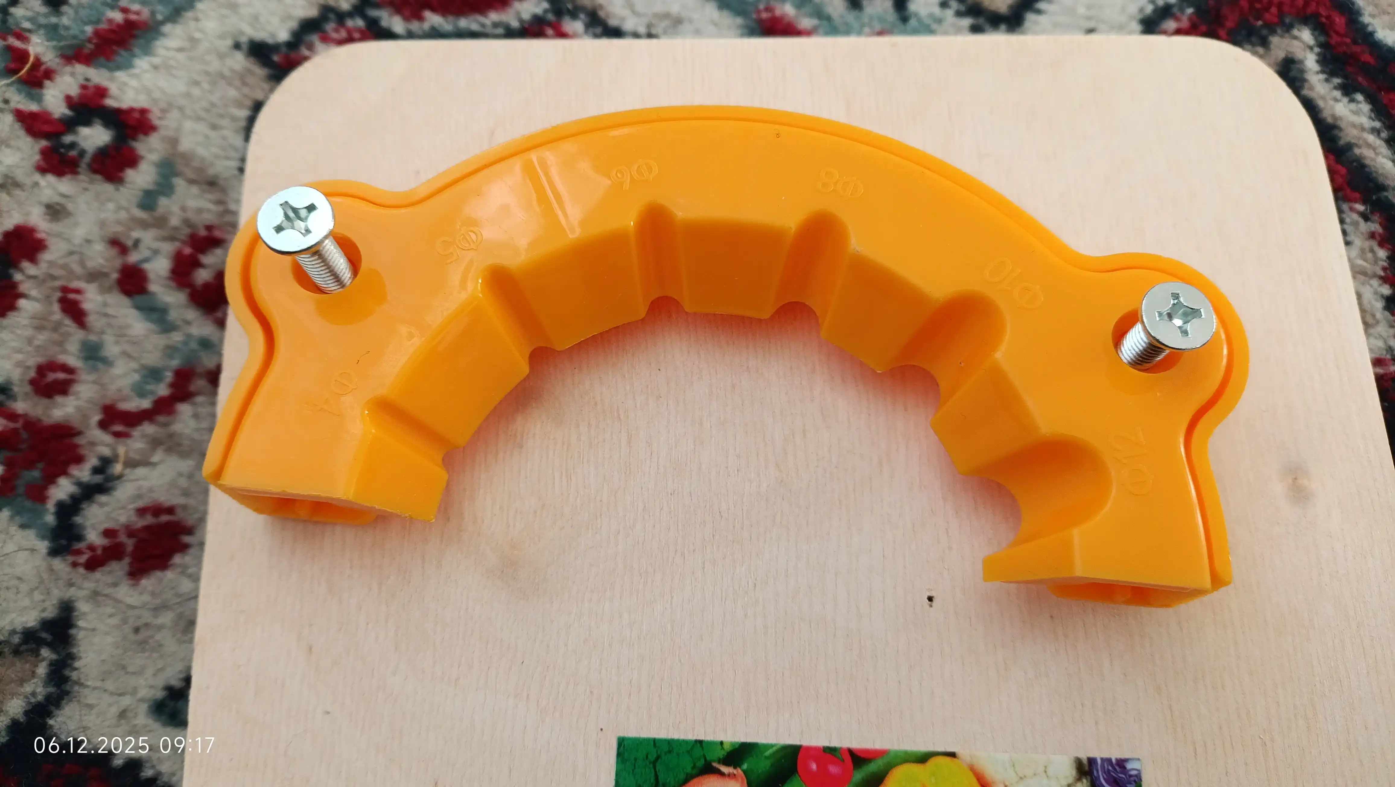 Bolgarka uchun sverlo o'tkirlash nasadkasi, plastikdan ishlangan