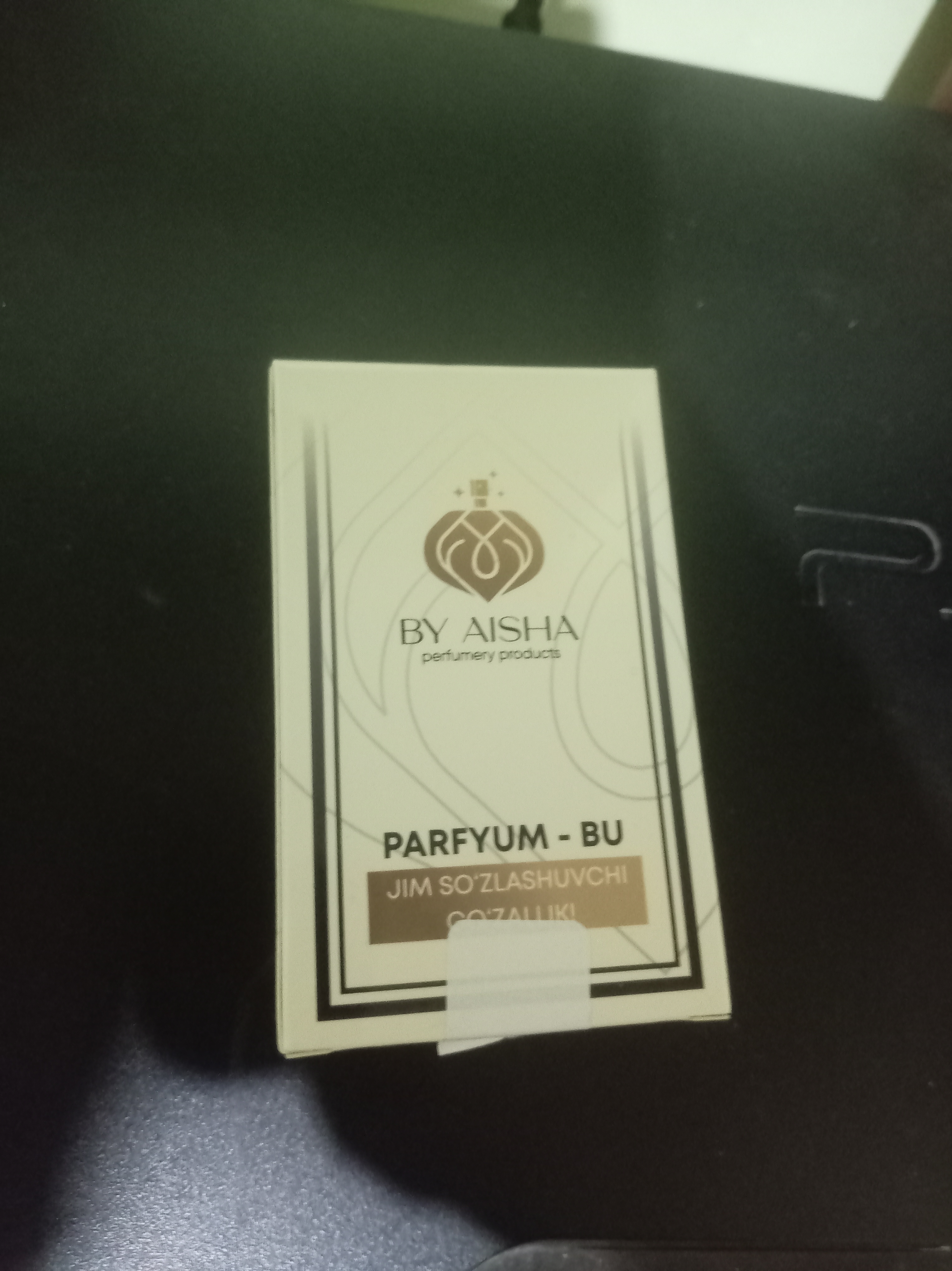 Ayollar atiri Baccarat Rouge 540, ayollar parfyumi, tiqinda