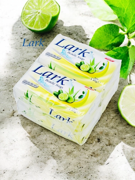 Lark - xushbo'y hidli va antibakterial sovun, 4x150g dona